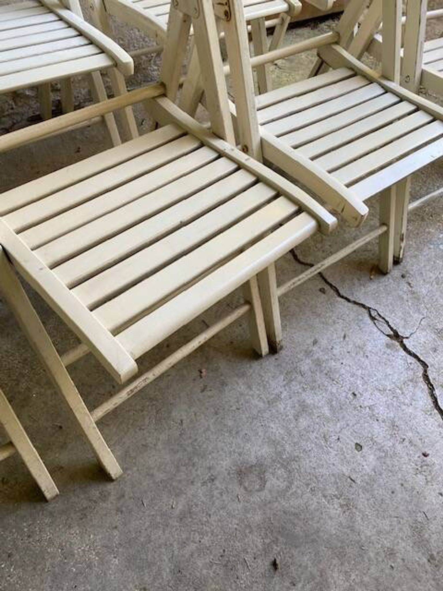 Extra folding chair / garden chair / vintage white lacquered solid wood office chair