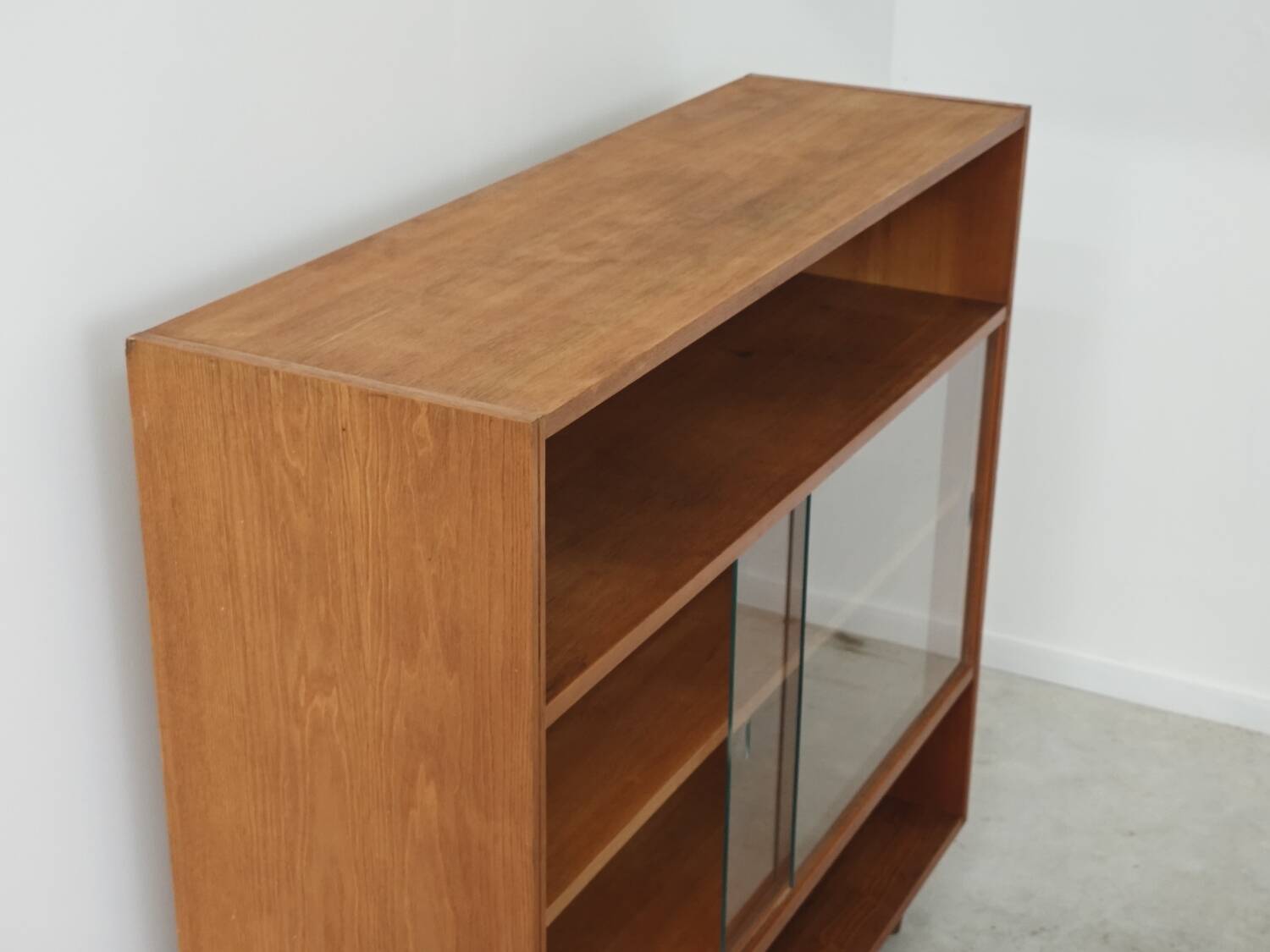 Libena 1960 glass display cabinet / bookcase