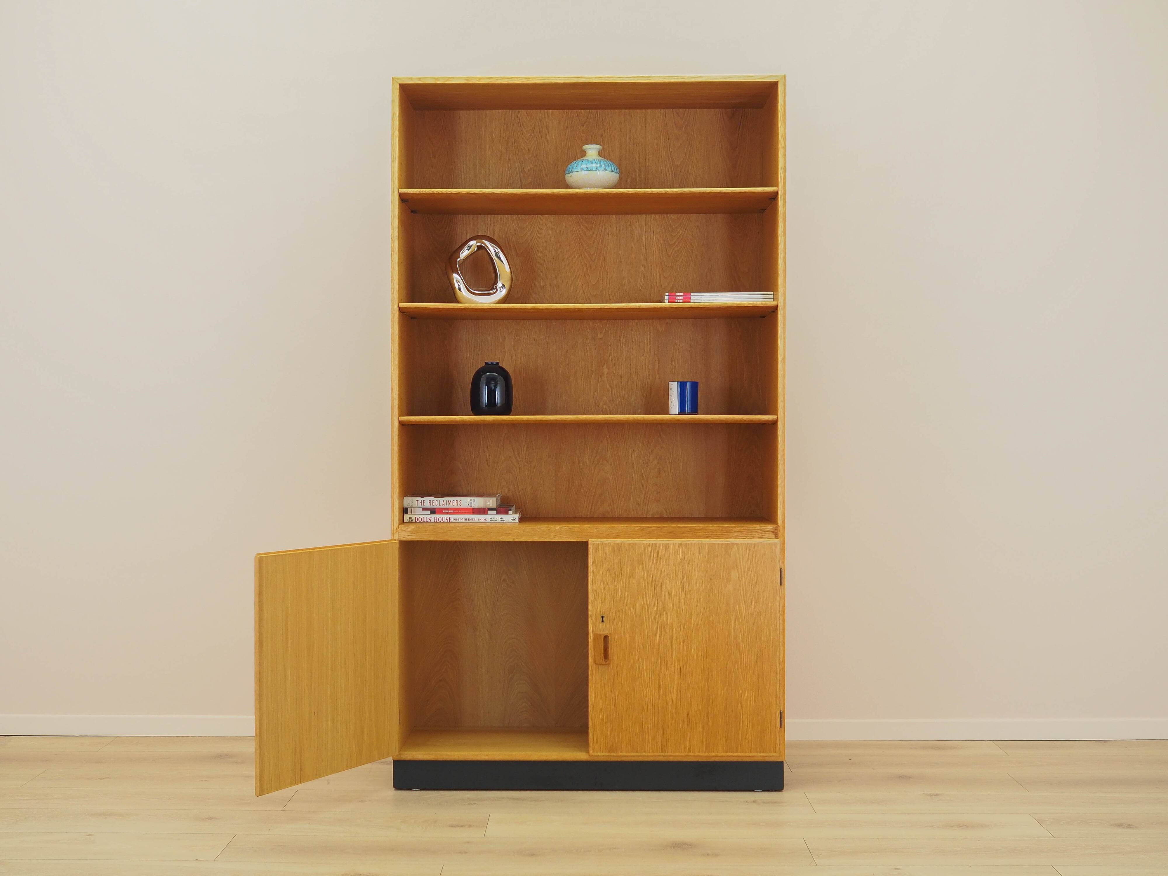 Ash wood bookcase, Danish design, 1960s, designer: Børge Mogensen