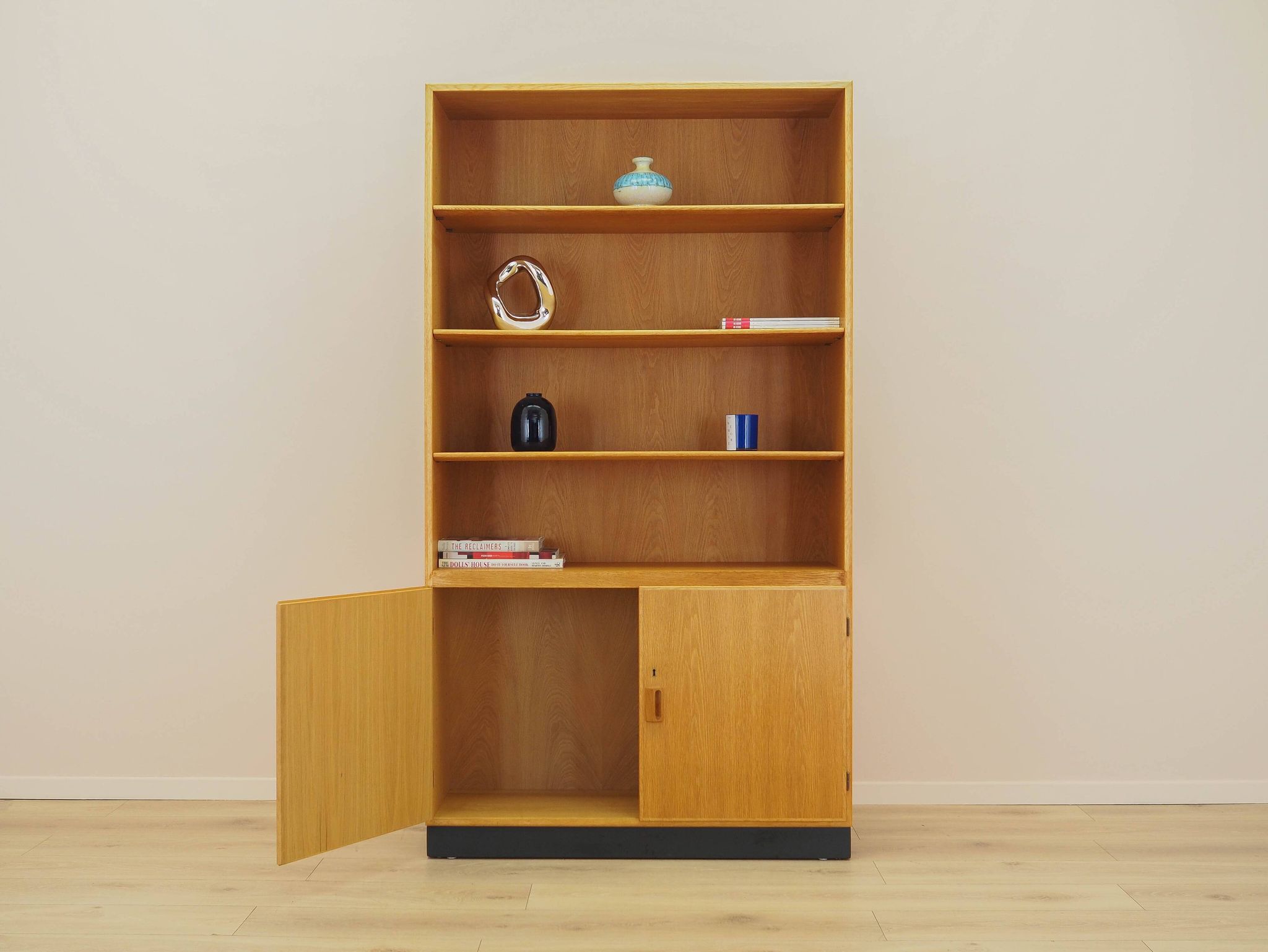 Ash wood bookcase, Danish design, 1960s, designer: Børge Mogensen