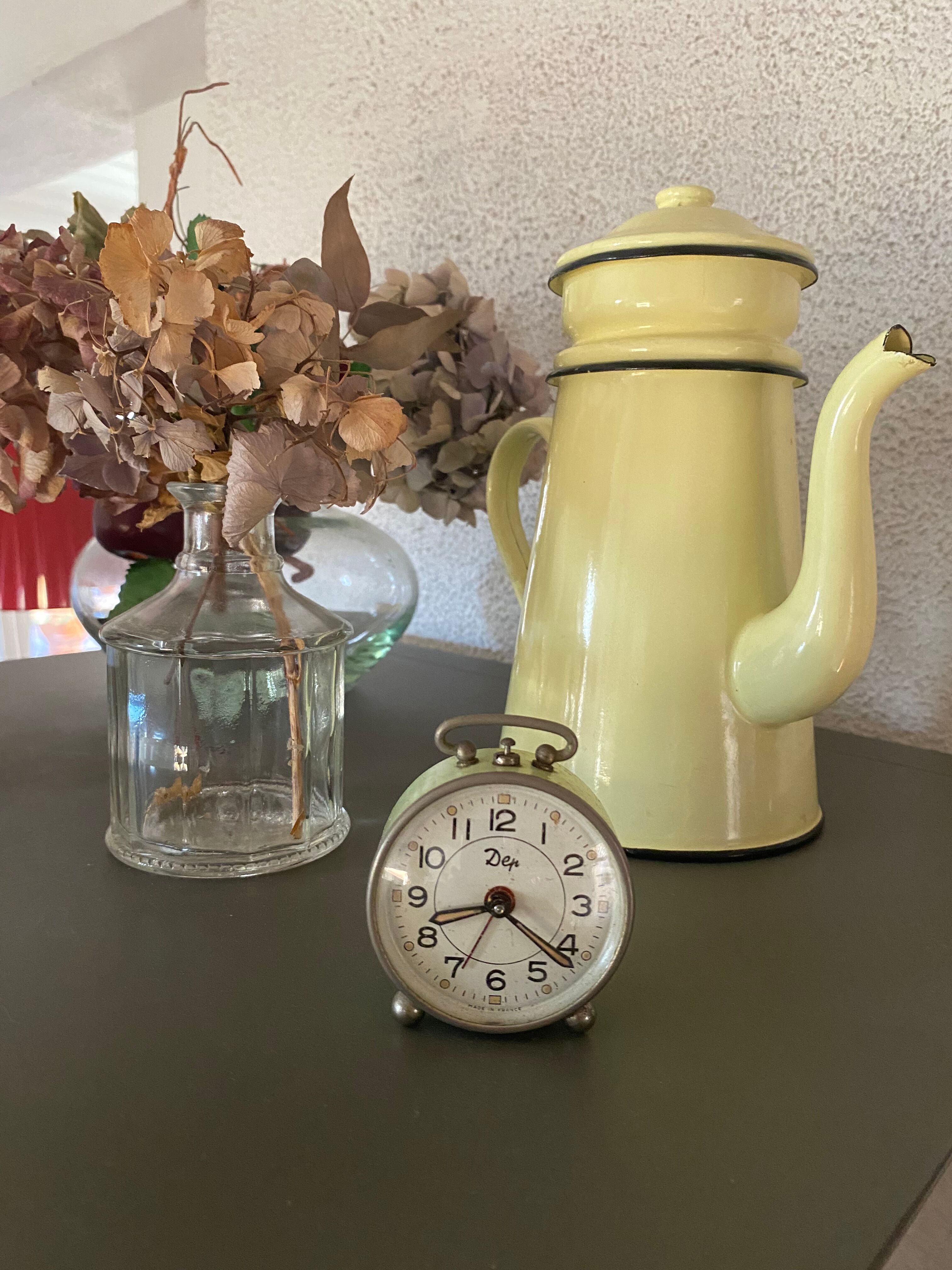 Old mechanical alarm clock Dep.