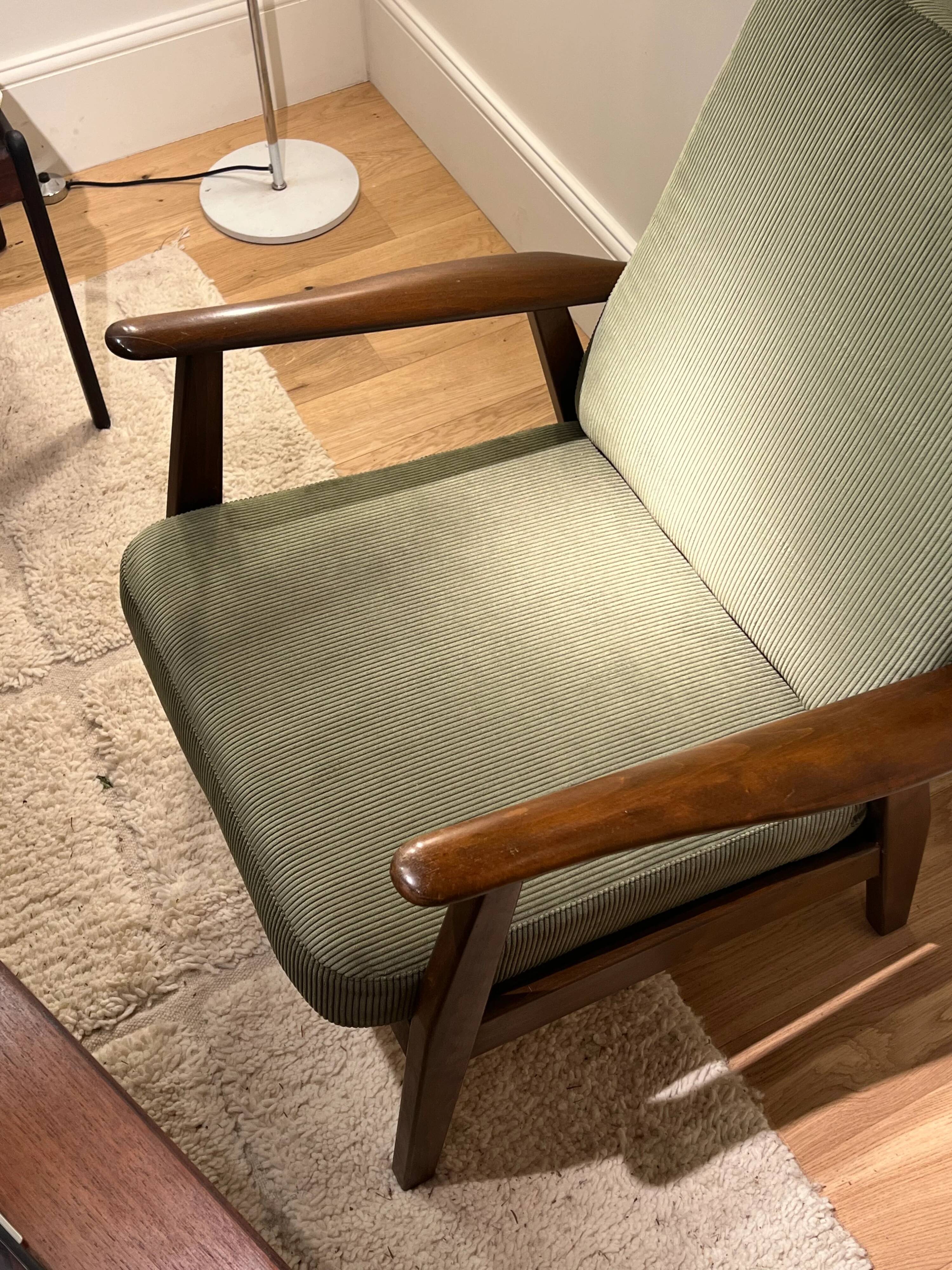 Vintage Scandinavian armchair in teak and green ribbed velvet – "Alrik"