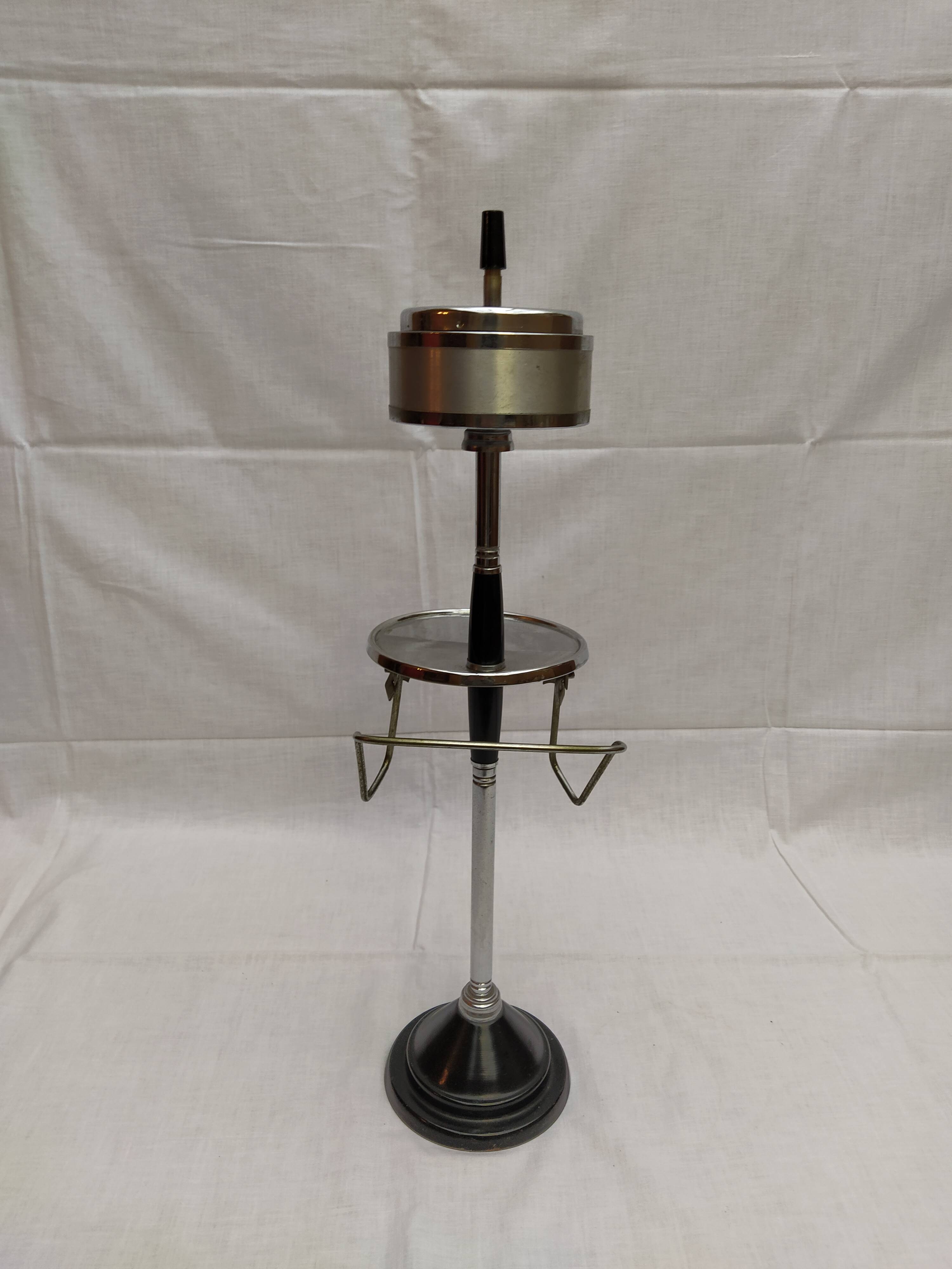 Standing ashtray