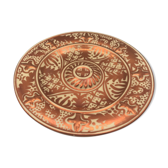 Hispano-moorish dish with umbilicus