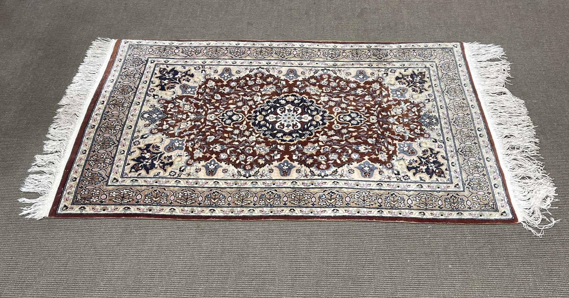 Handmade wool Oriental rug - 1.70m x 96cm
