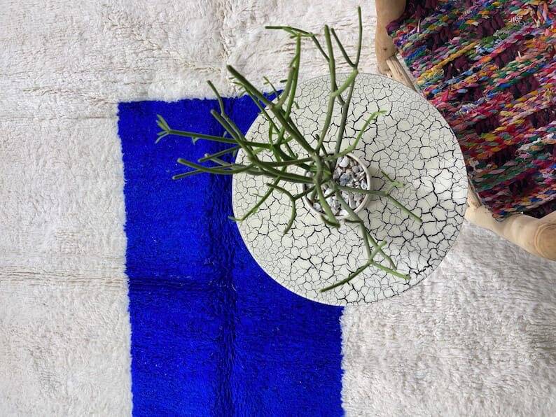 Handmade pure wool rug, size 150 x 250 cm.