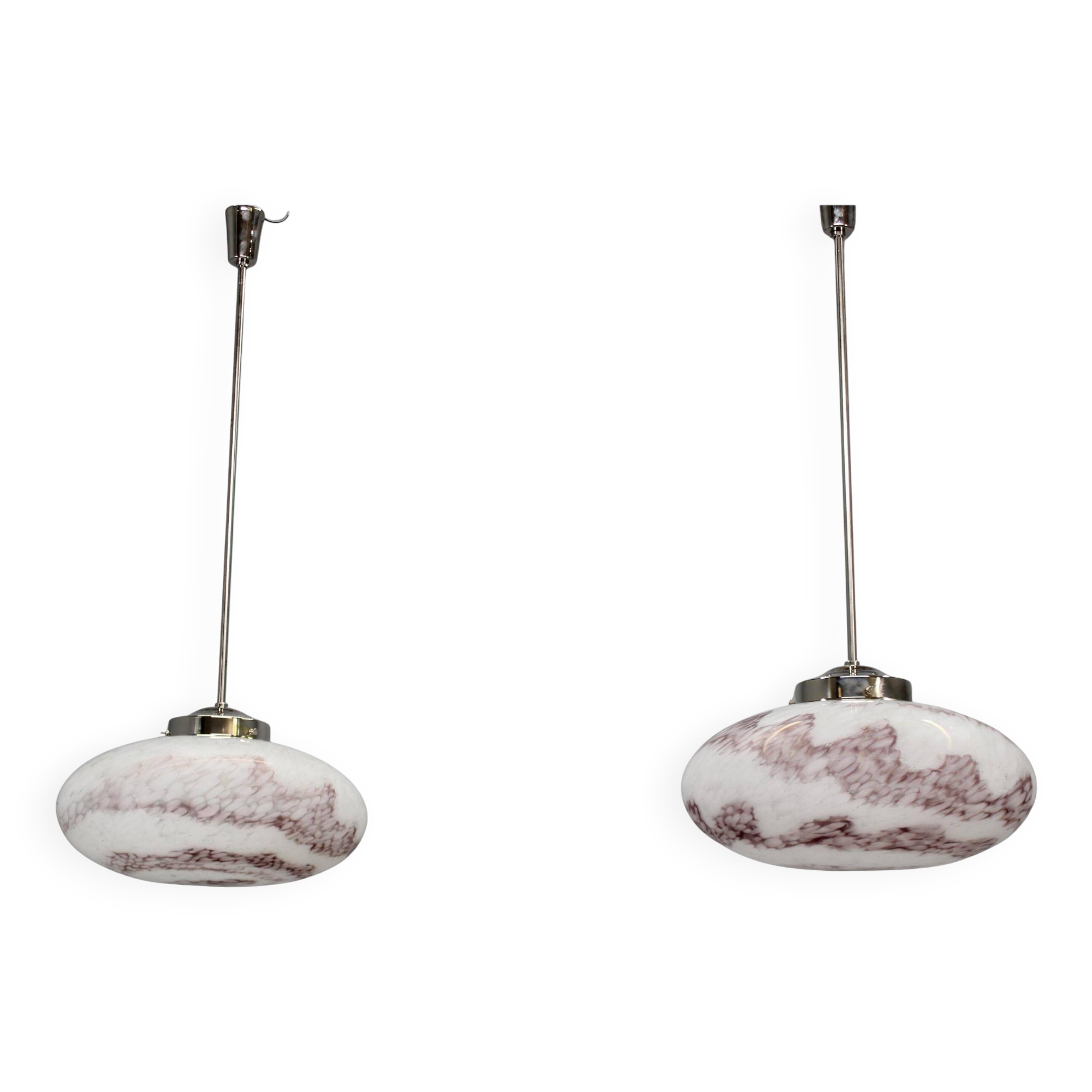 Paire de suspensions tchèques des années 1970, en verre soufflé et chrome, recâblées, reconditionnées