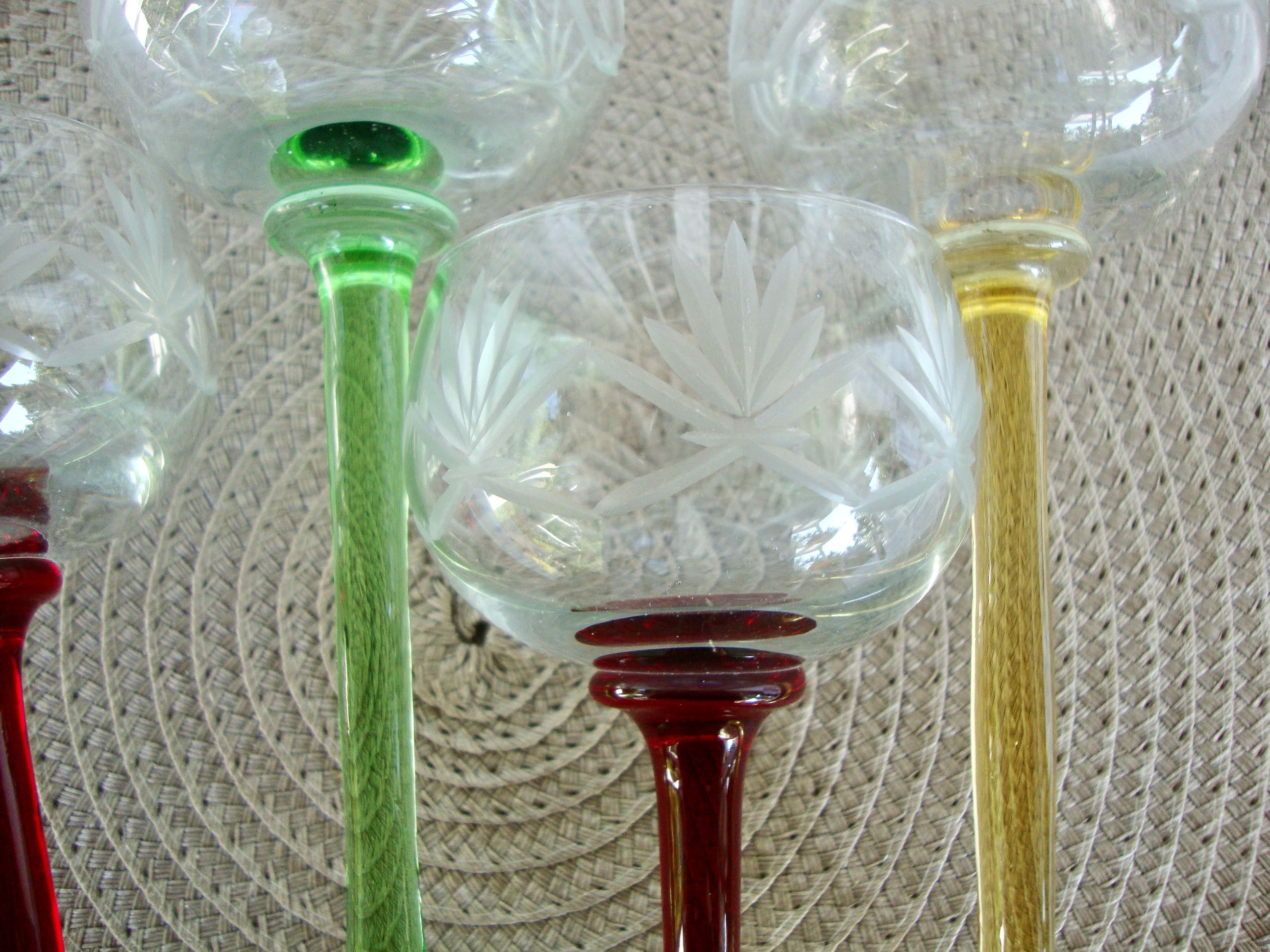 Set of 4 glasses cut crystal chalices