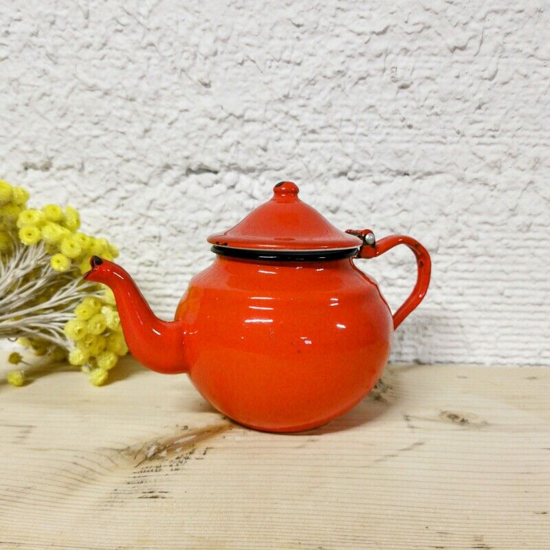 Red enamelled teapot