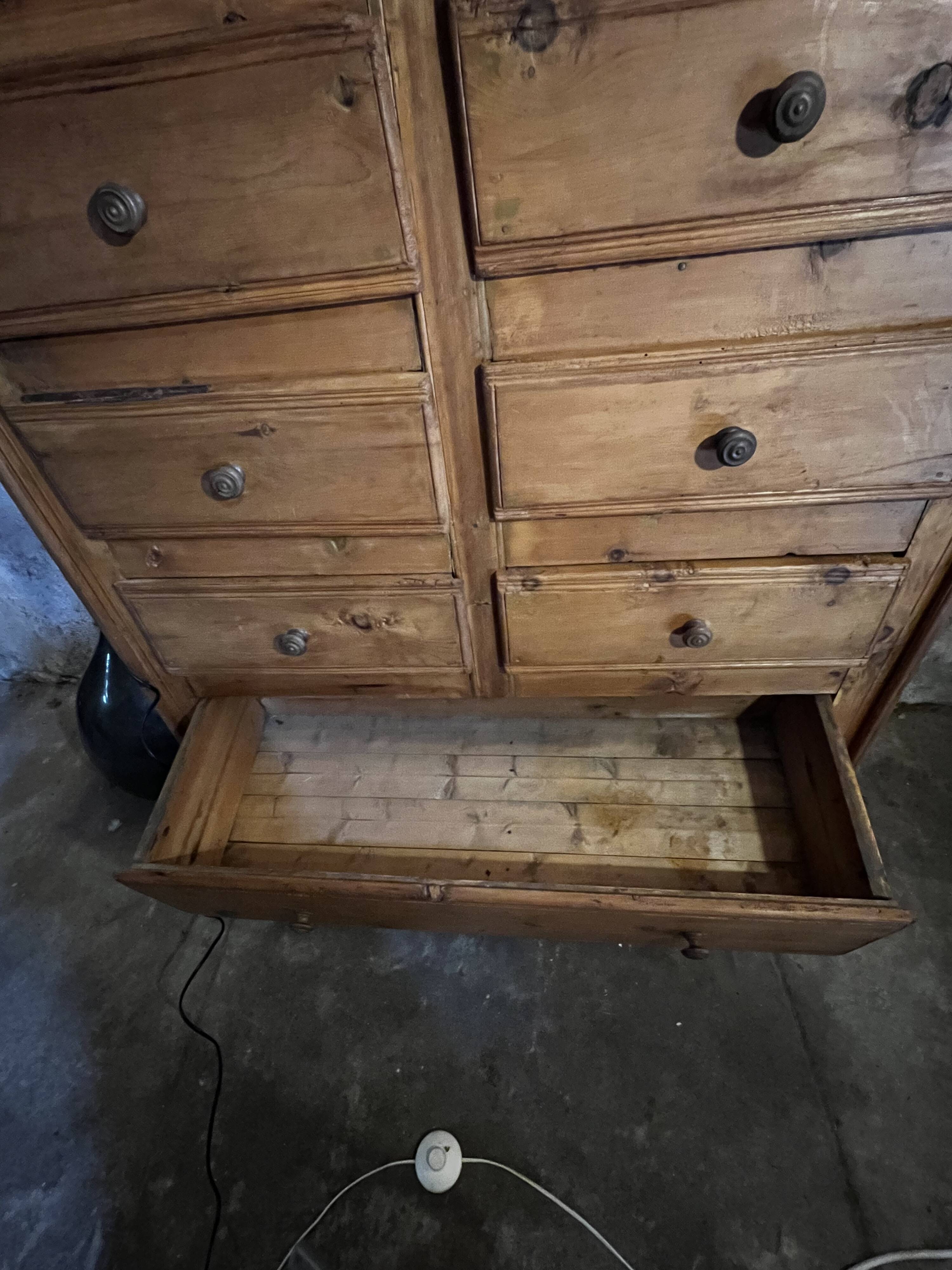 Commode - unique semainier savoyard