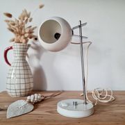 Small vintage Space Age desk lamp in white metal, 1970s design.