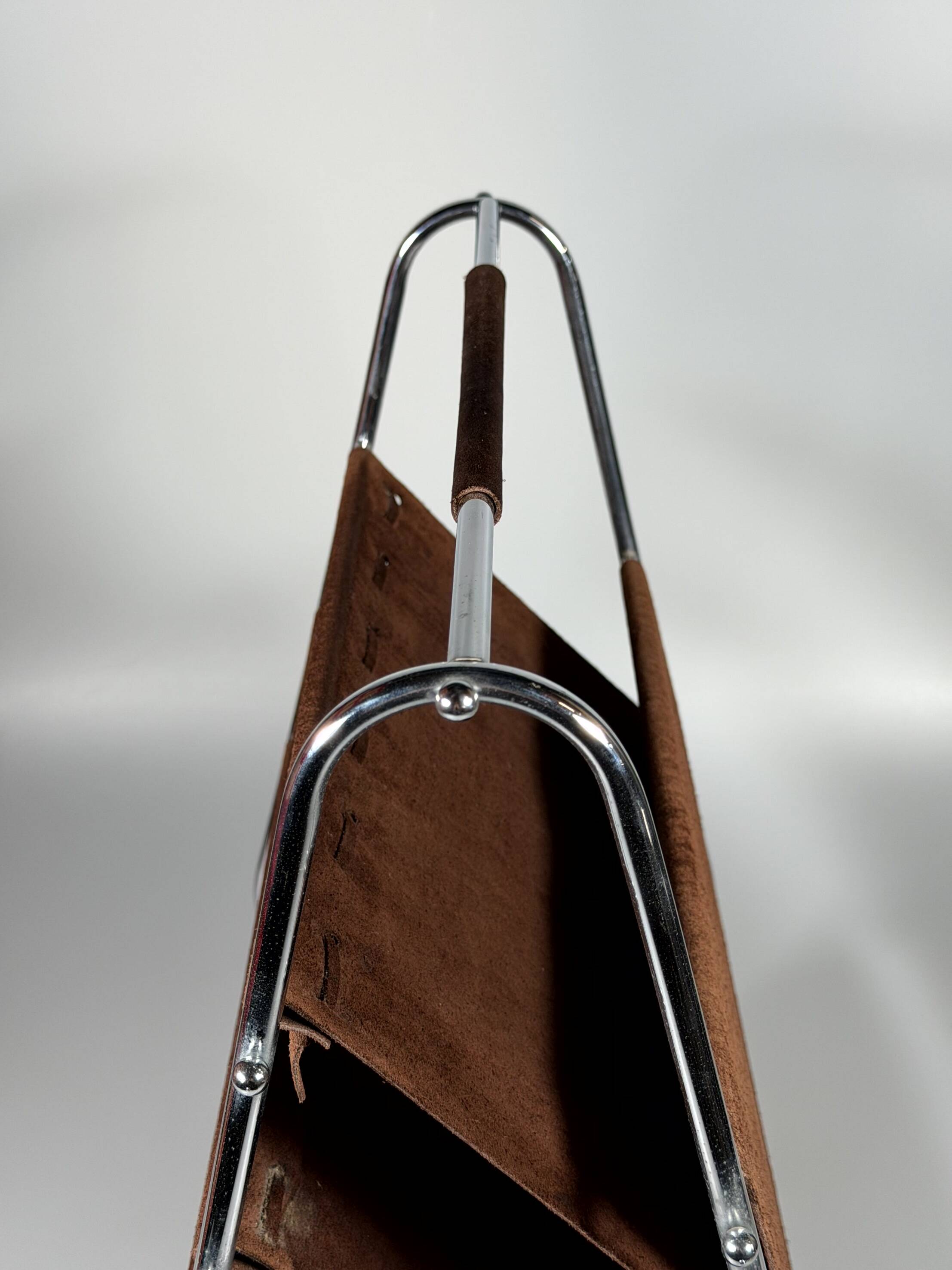 Porte-journaux et porte-revues en métal et cuir design du milieu du siècle des années 60 et 70