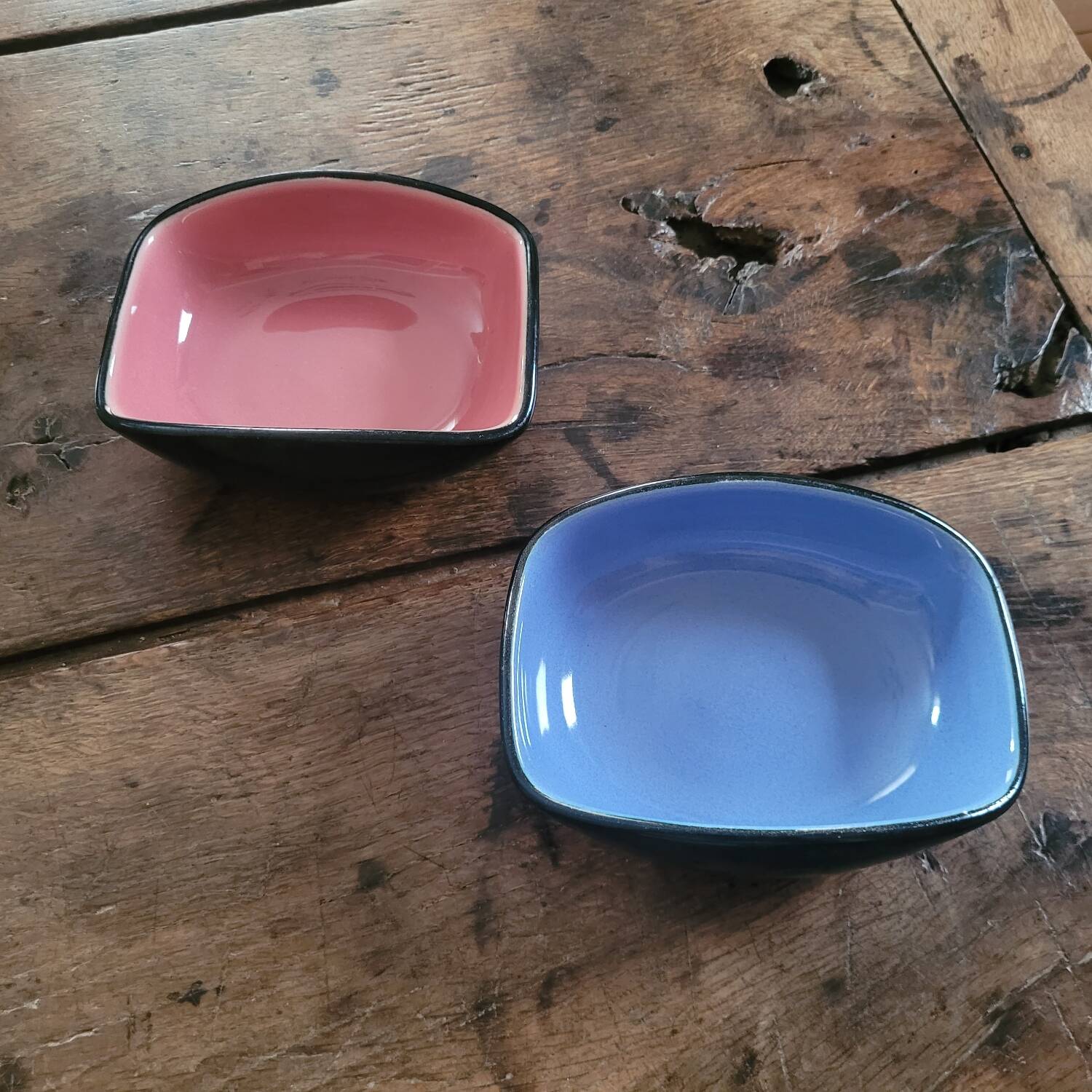 Paire de coupelles en céramique émaillée bicolore, années 1970