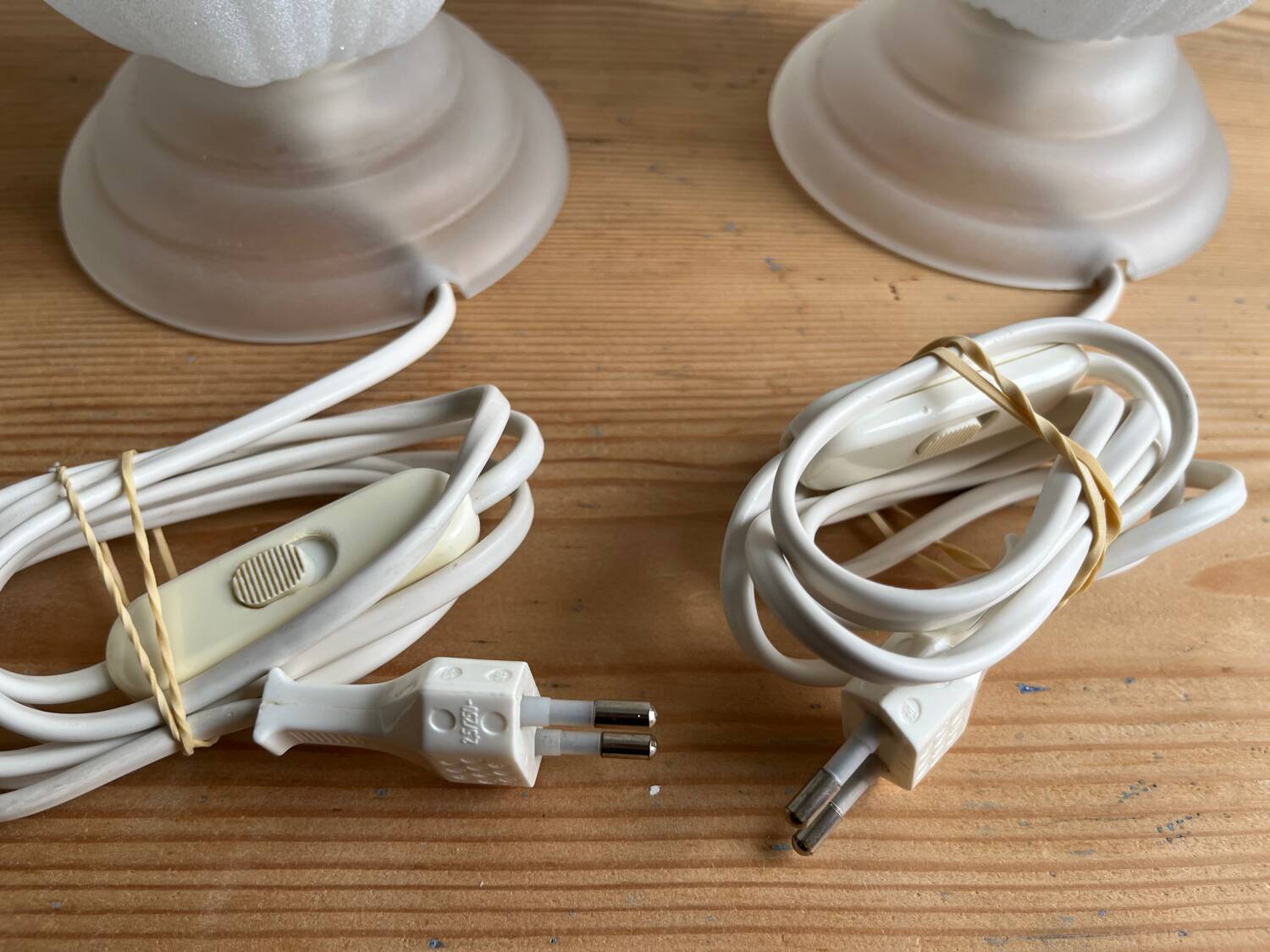 Vintage tulip glass flower lamp