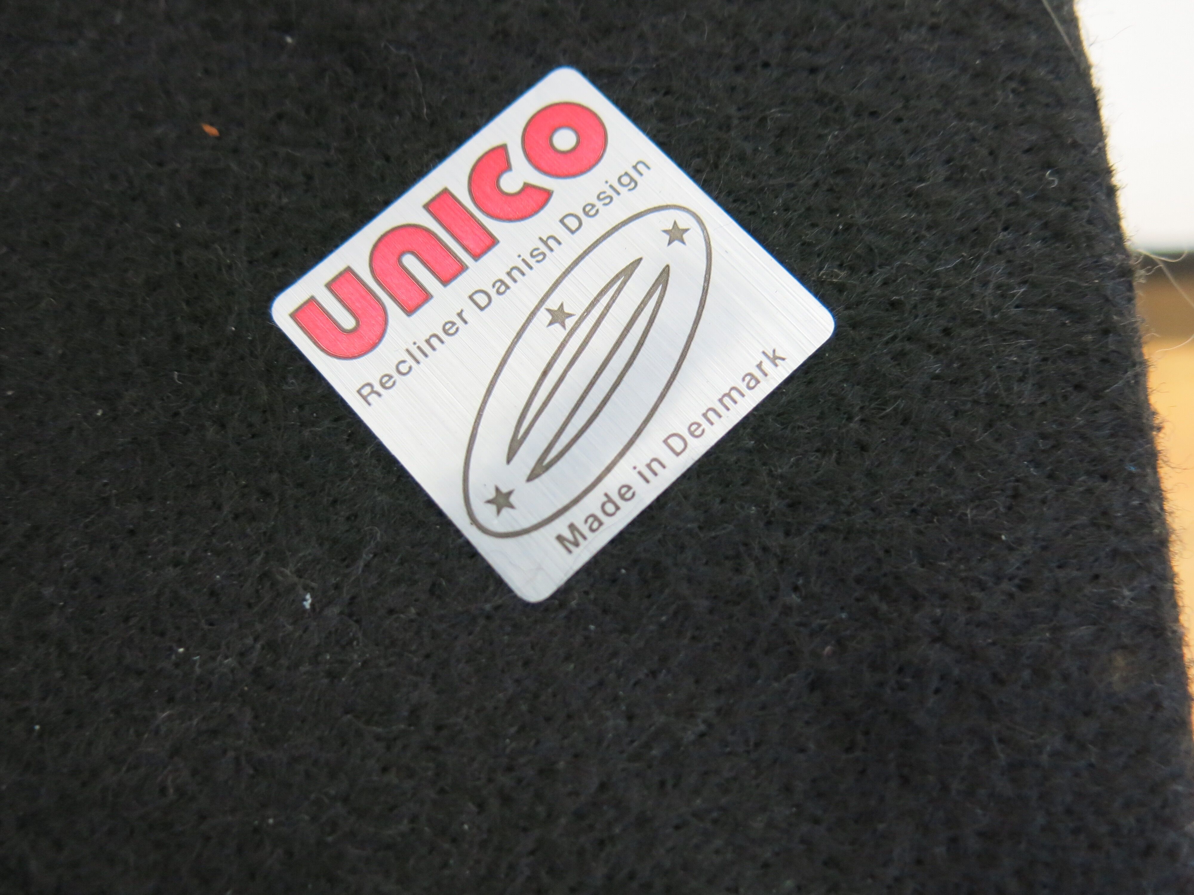 Ottoman Unico in chocolate colored leather