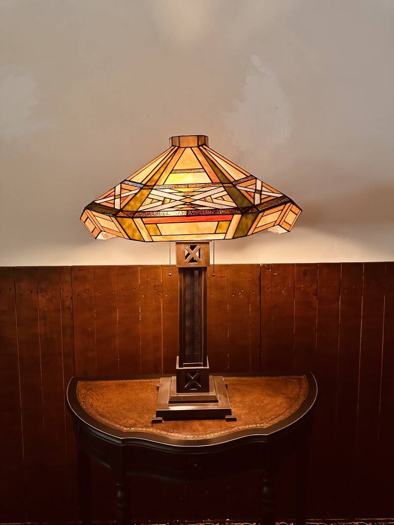 English Tiffany Table Lamp