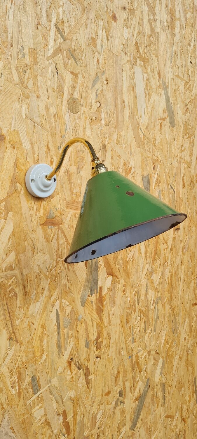 Vintage wall lamp in enamelled sheet metal