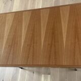 Extendable table designed by Alain Richard