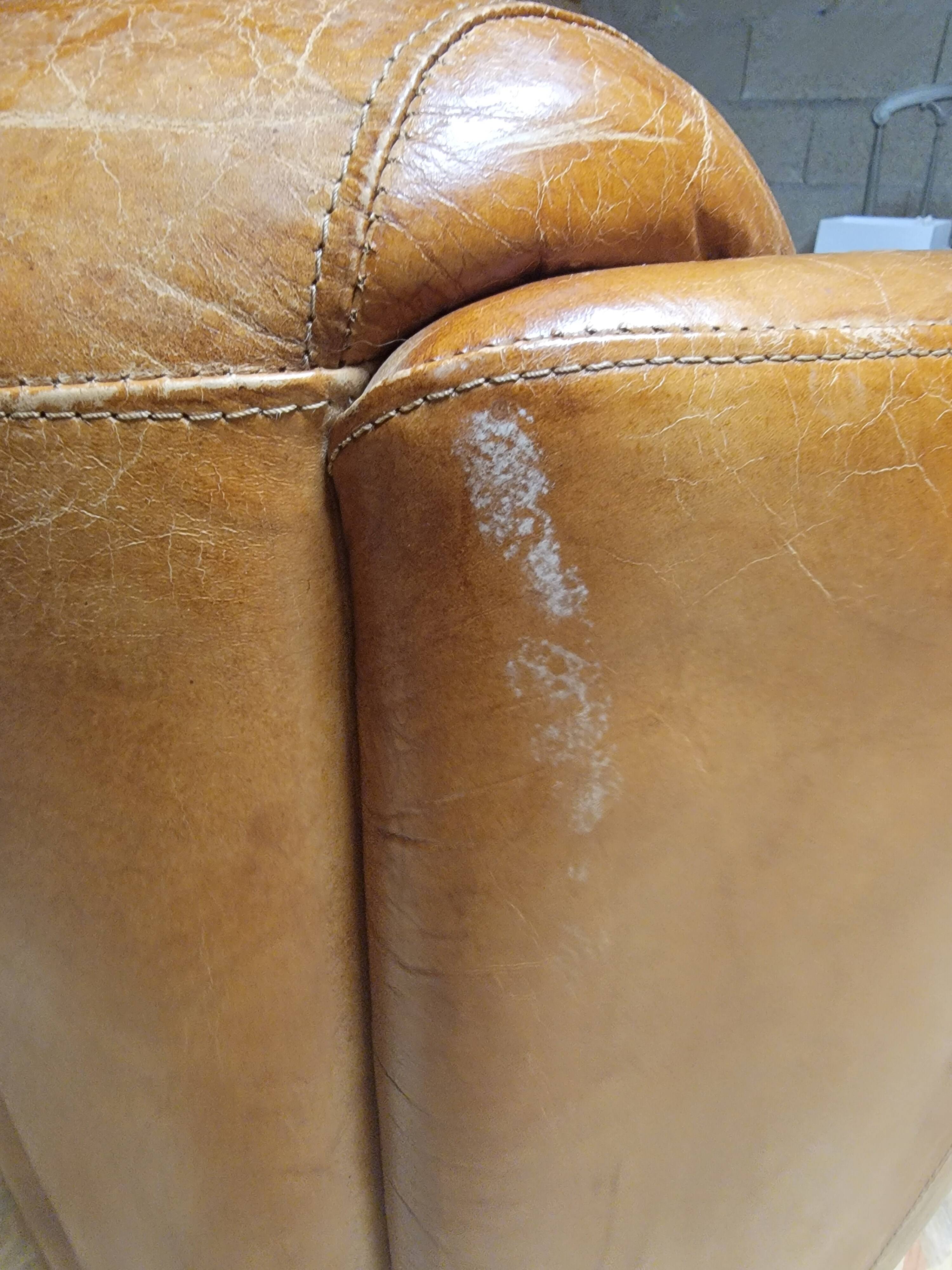 Set of 2 Club Chairs