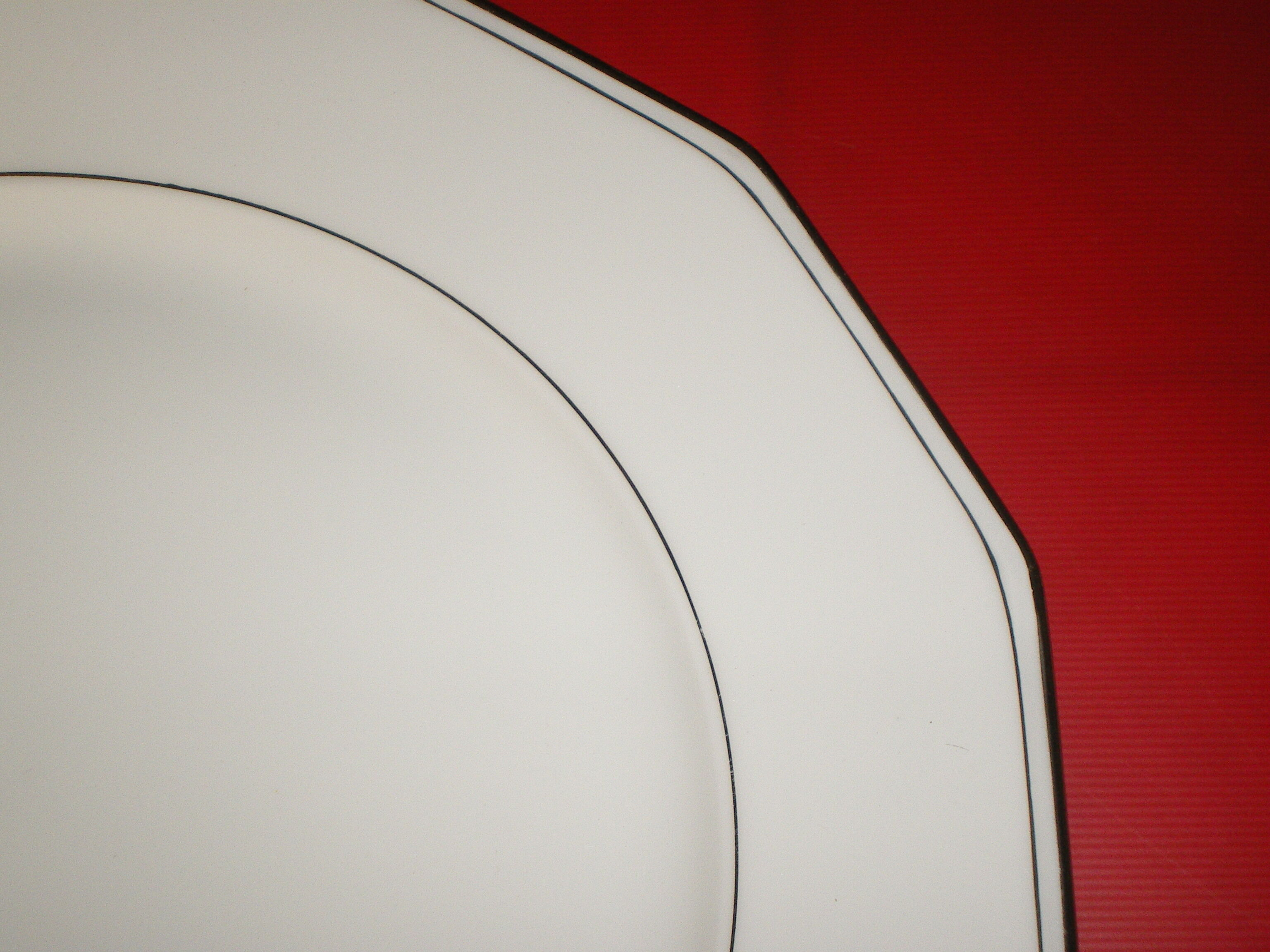 6 Art Deco flat plates, in Limoges porcelain