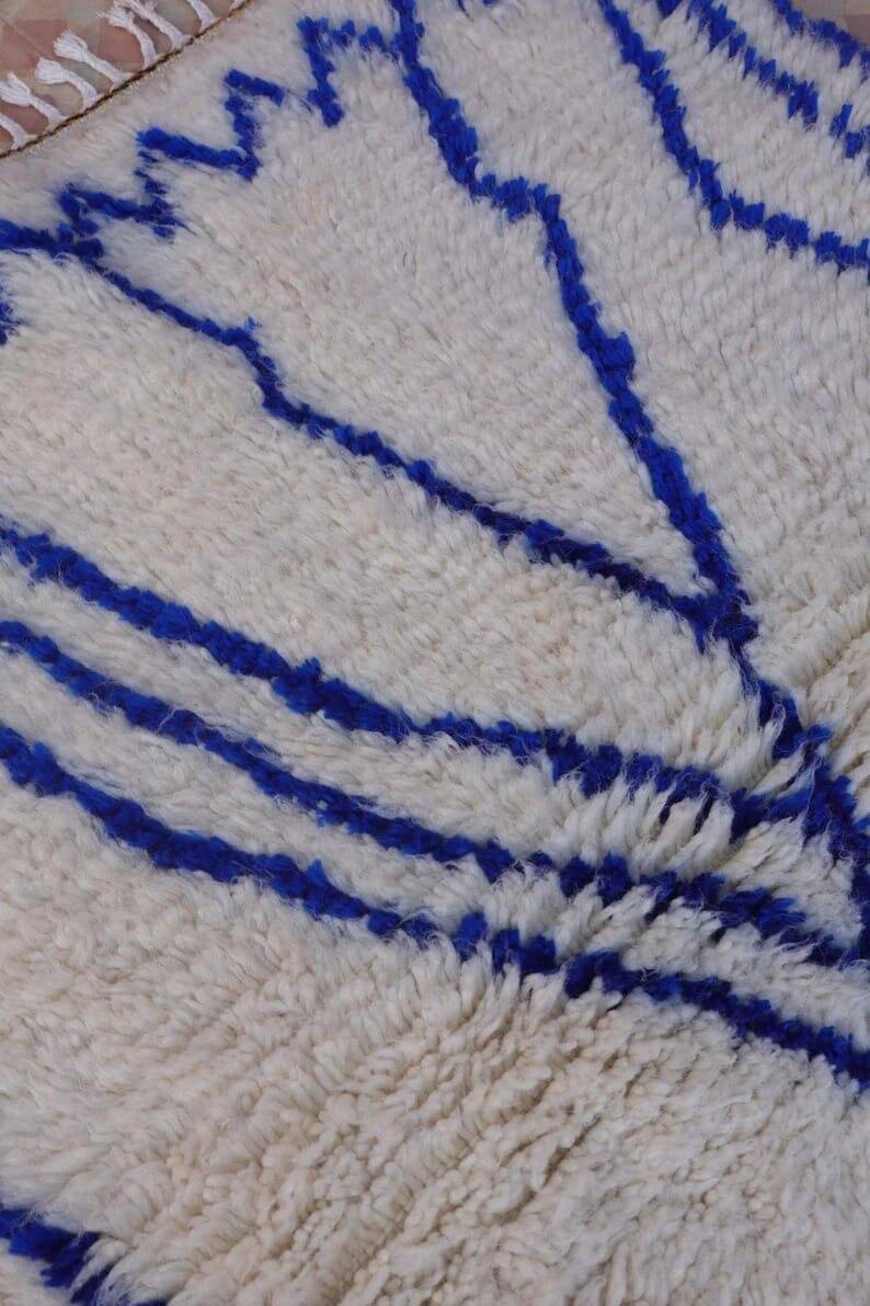 Handmade pure wool rug, size 1.4/2.6 m.