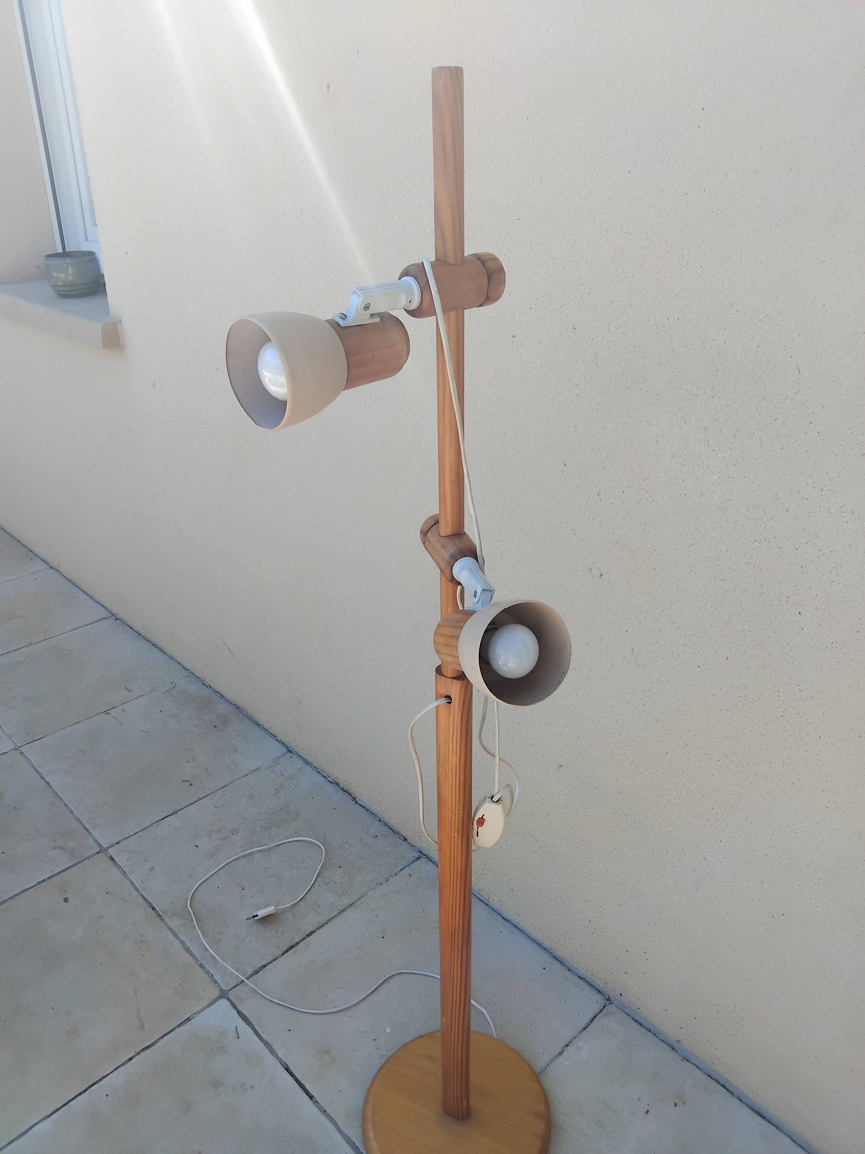Vintage Mid-Century floor lamp from the 1970s.