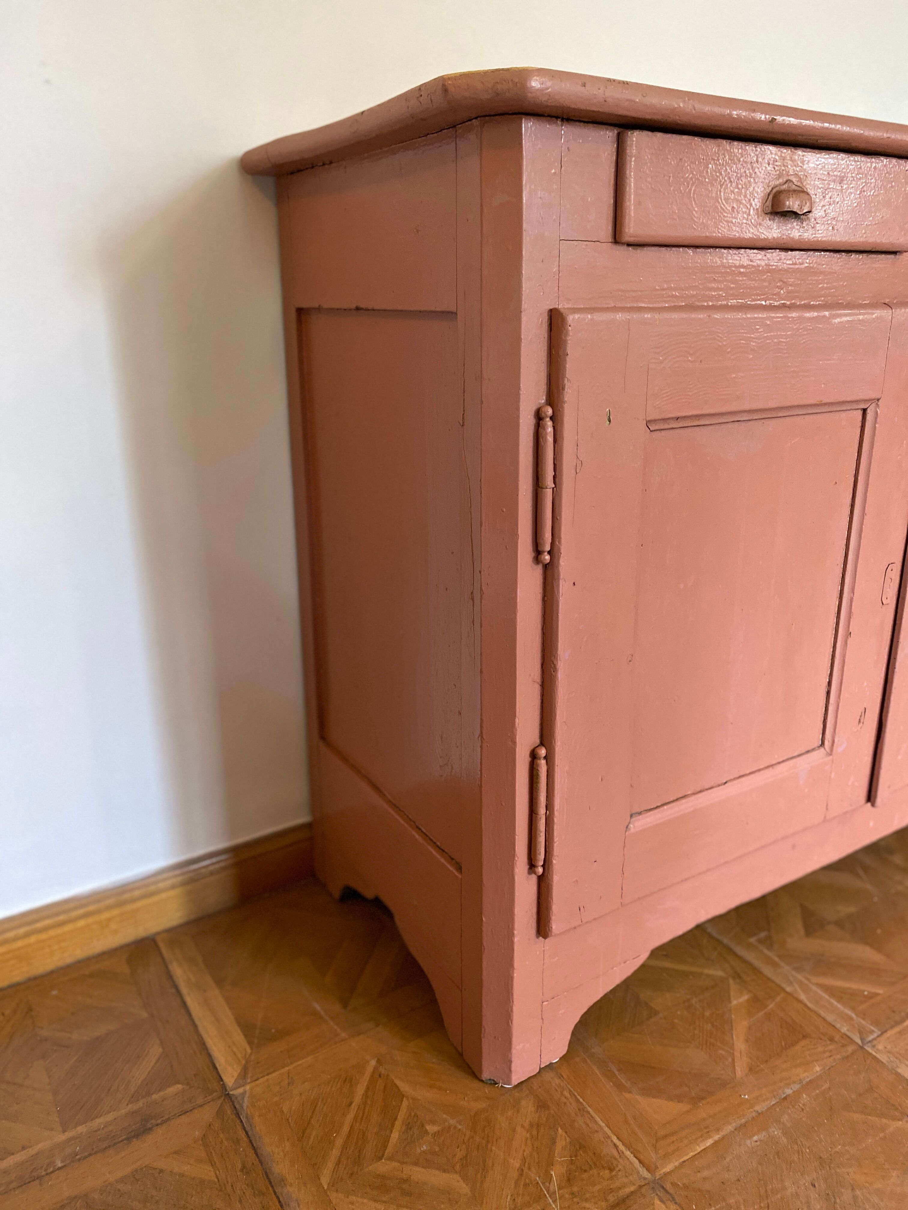 Parisian buffet in its pretty patina & raw tray