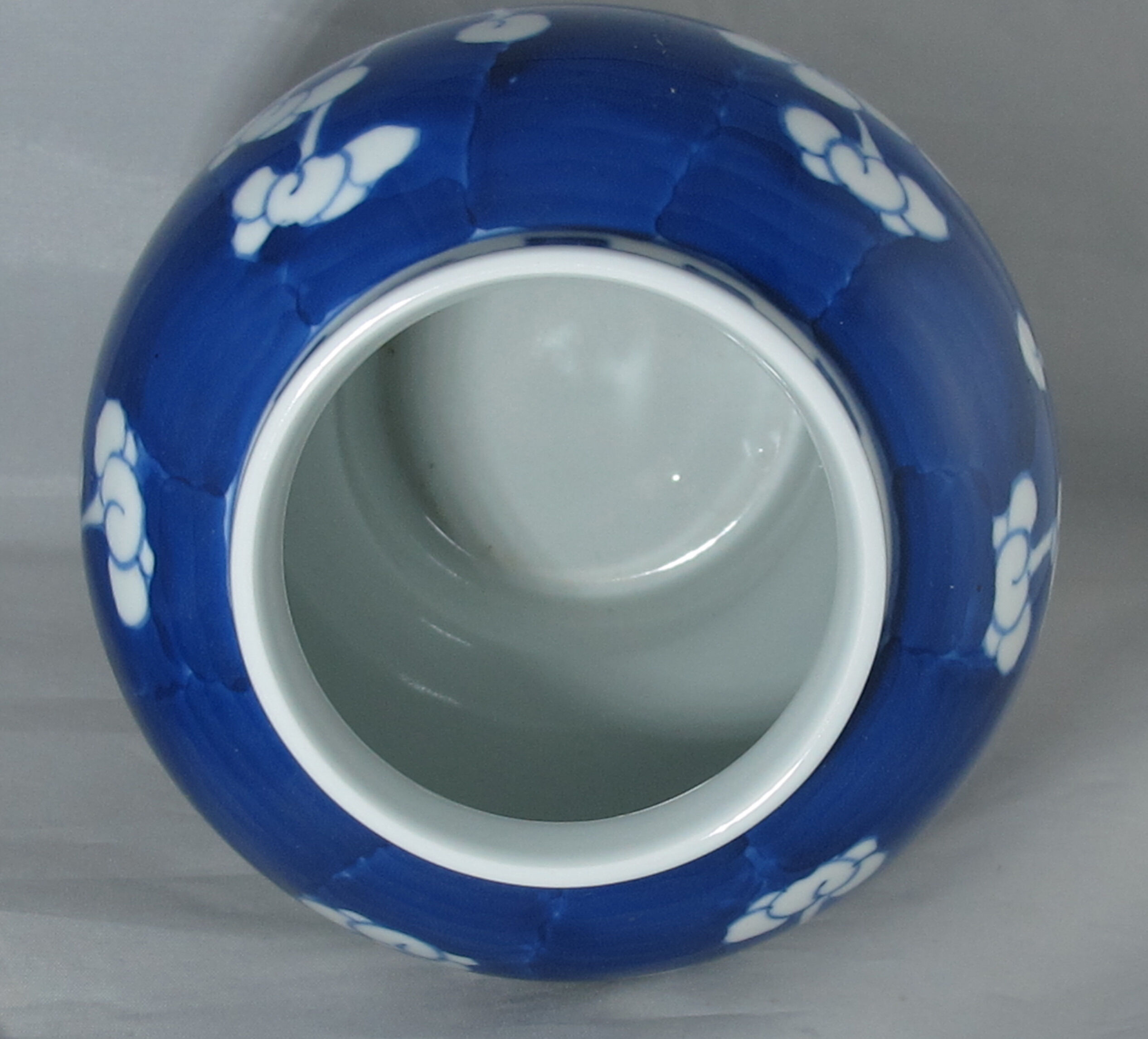 Chinese potiche blue white China