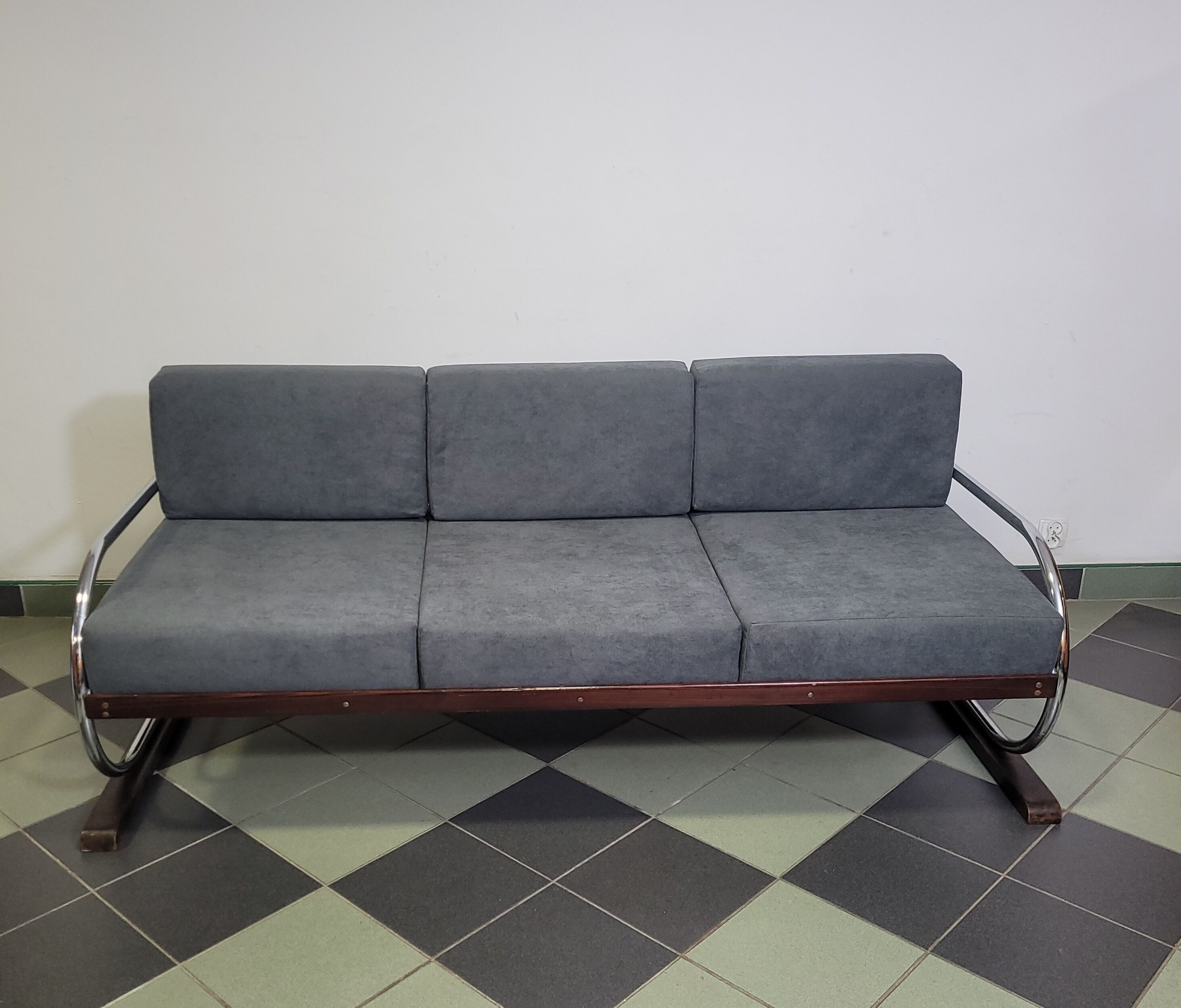 Bauhaus Chrome Sofa by Robert Slezak 1930'