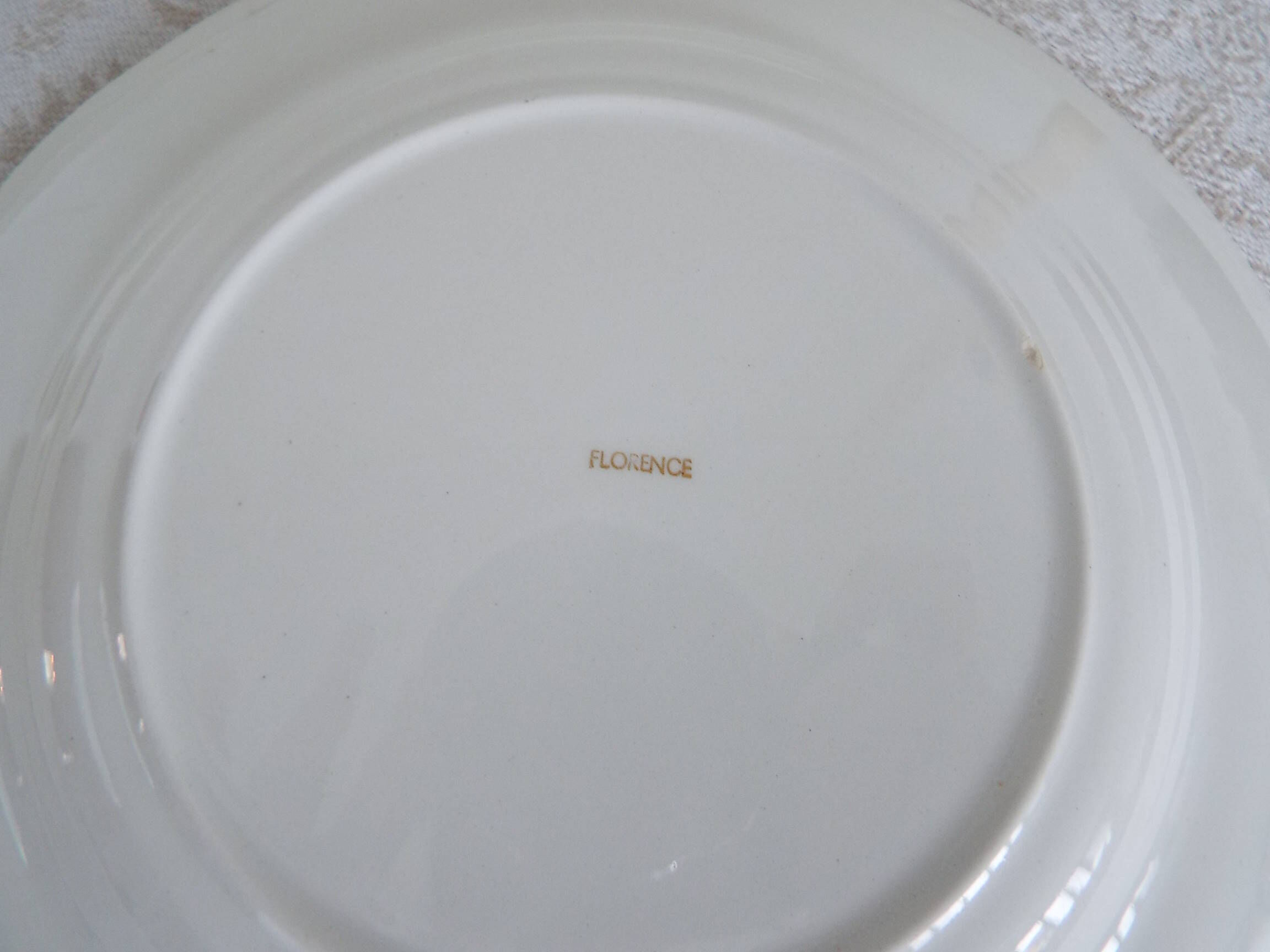 6 flowery dessert plates