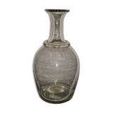 Carafe ancienne en verre à collerette
