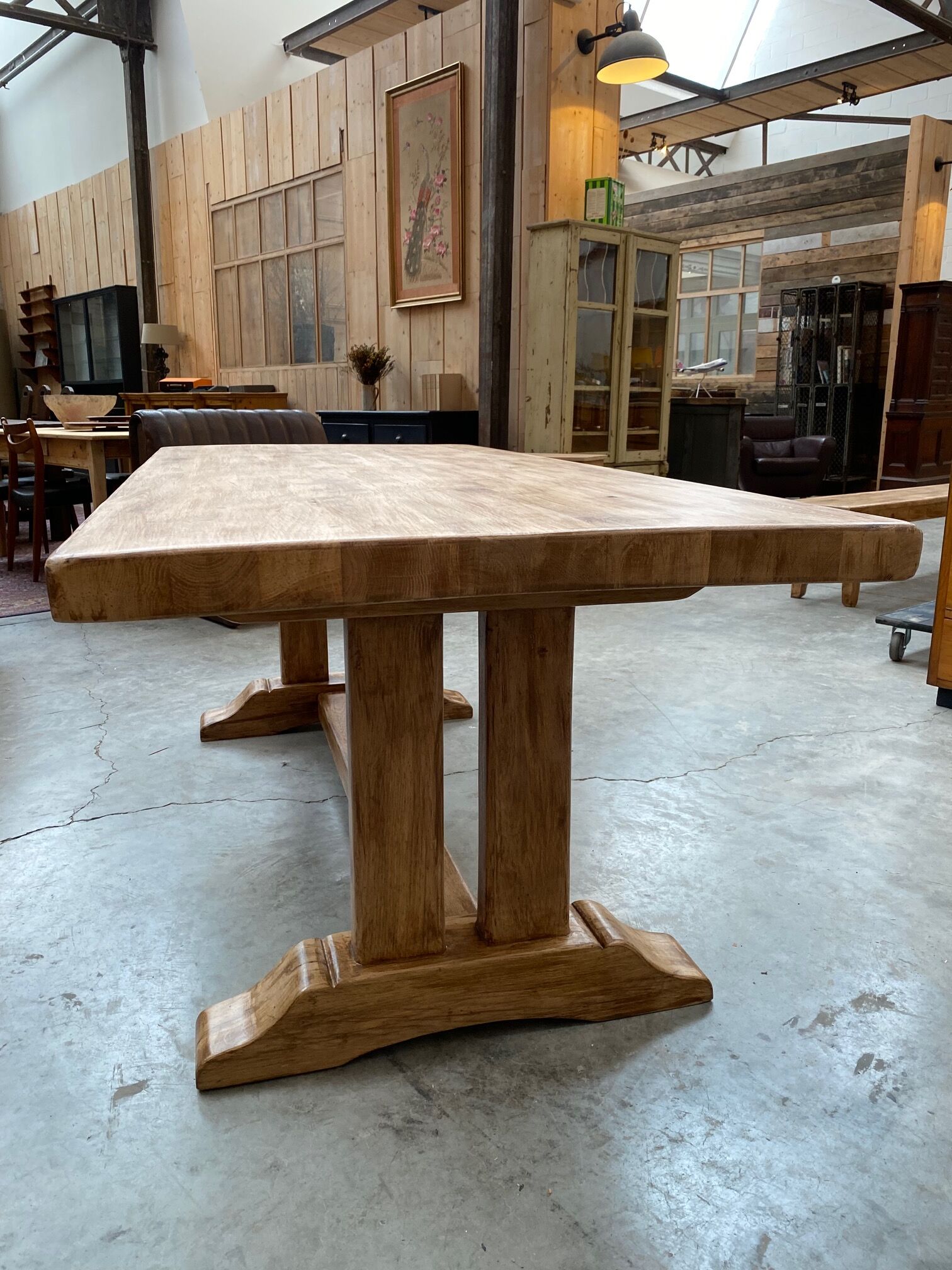 Farmhouse table and its 2 benches