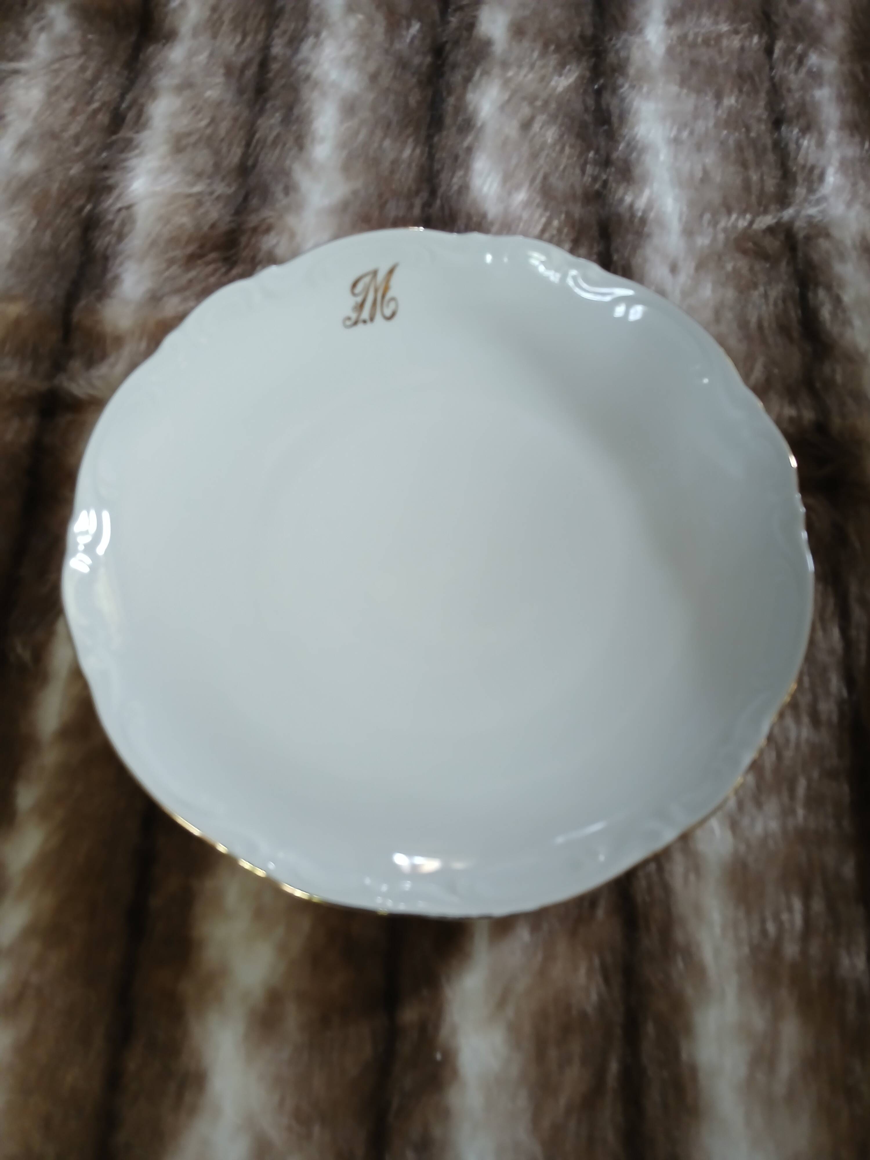 Ensemble 6 plats en porcelaine blanche