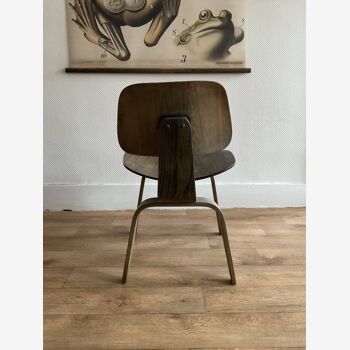 Charles Eames Herman Miller dcw chair