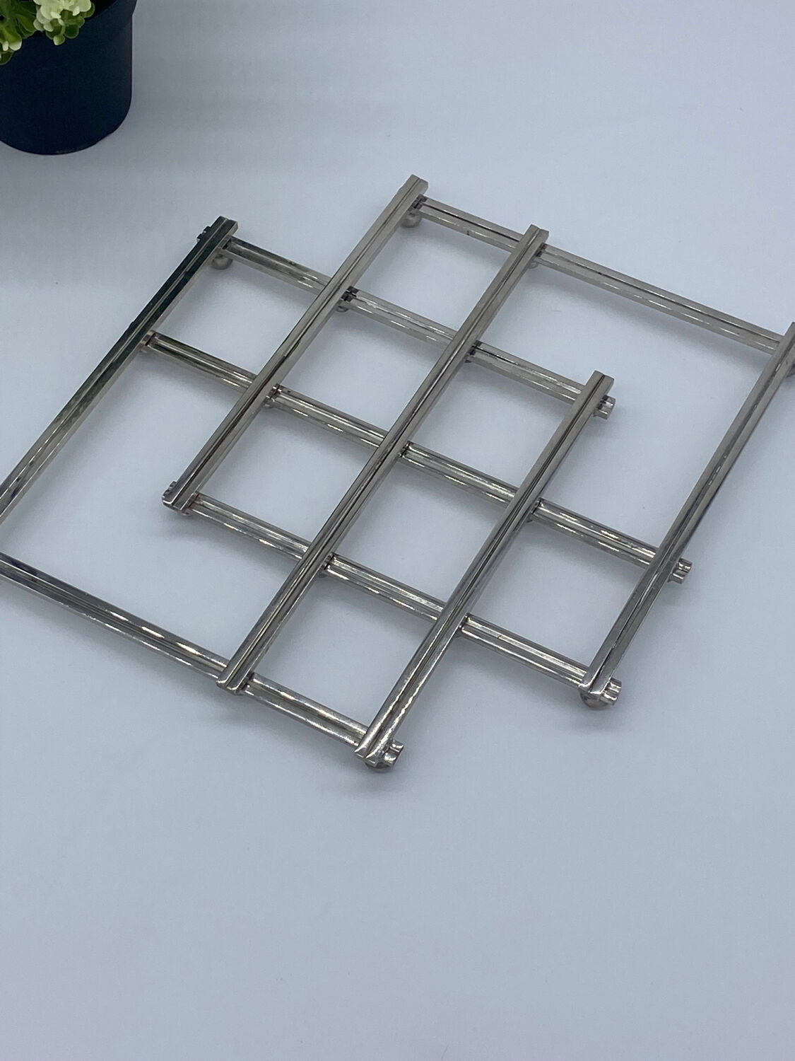 Trivet, silver metal, art deco, vintage, extendable