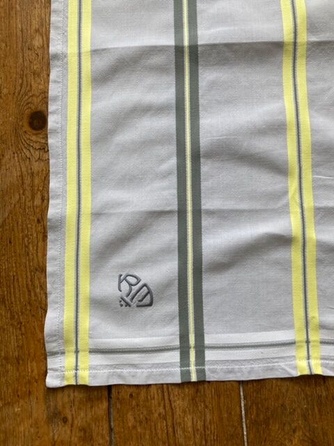 Lot of 2 tablecloths and six monogrammed towels