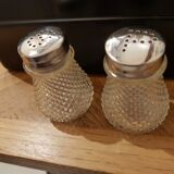 Vintage pepper salt shaker set