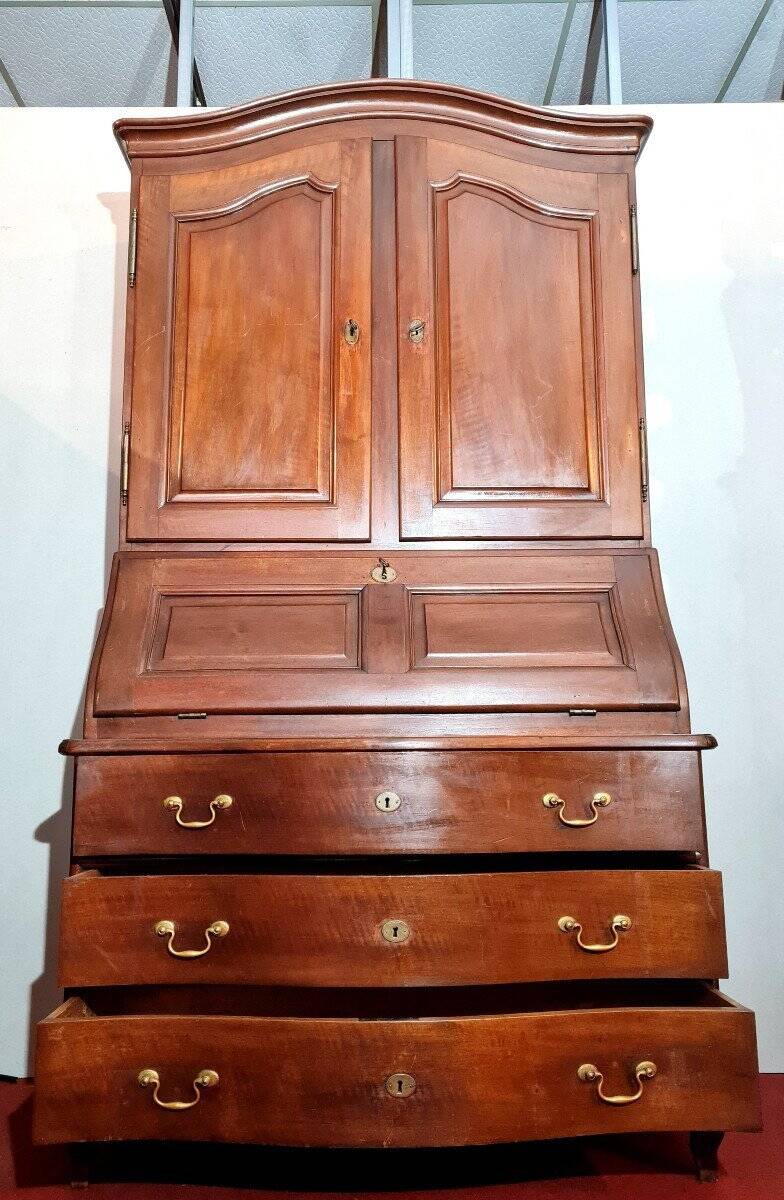 Cabinet Commode Scriban Galbée époque Louis XV En Noyer