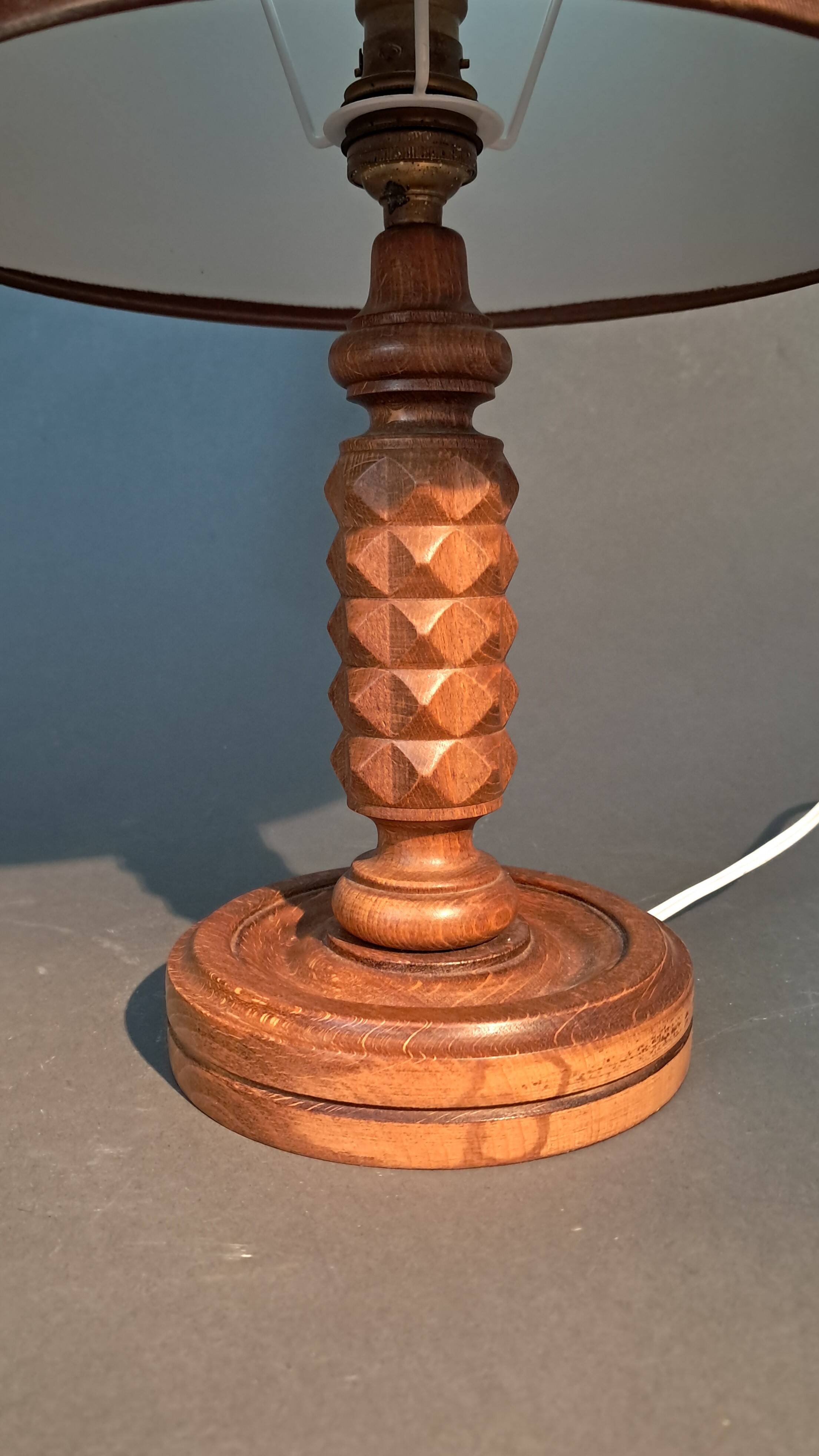 Brutalist lamp in beech 1930/1940.