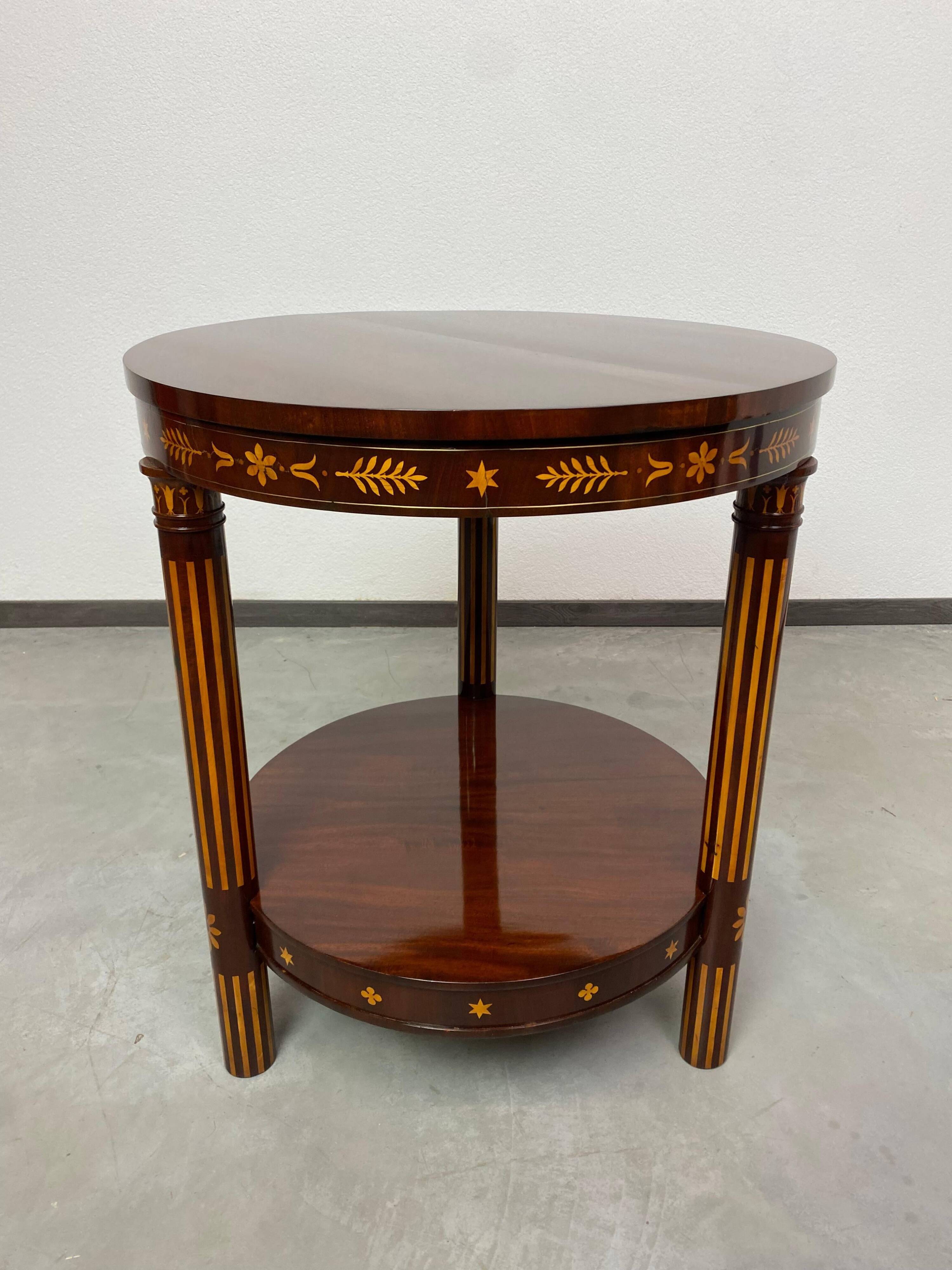 Table d'appoint Empire incrustée vers 1800