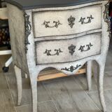 Curved chest of drawers style
