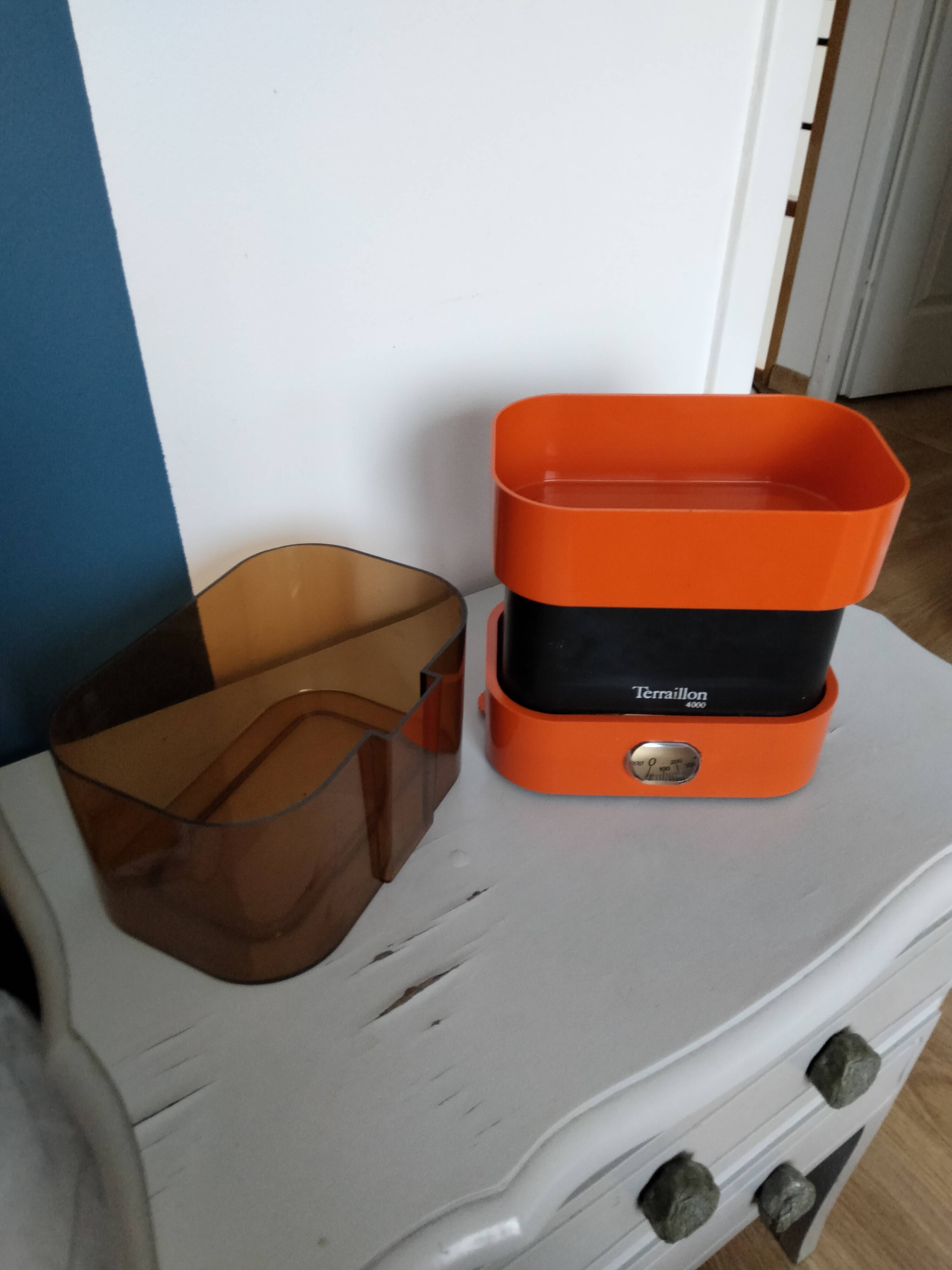 Vintage orange terraillon scale