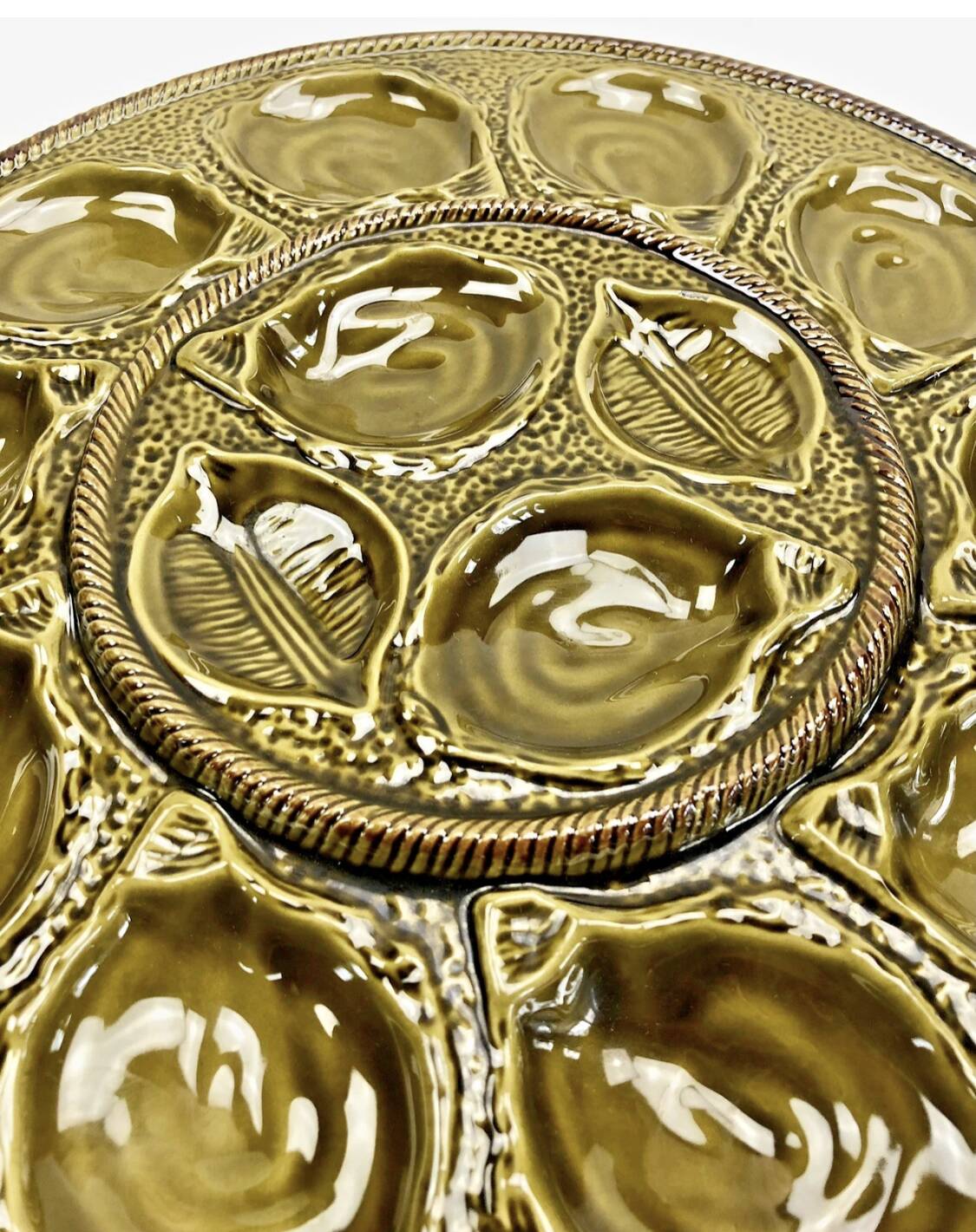 St Clément slipware oyster dish