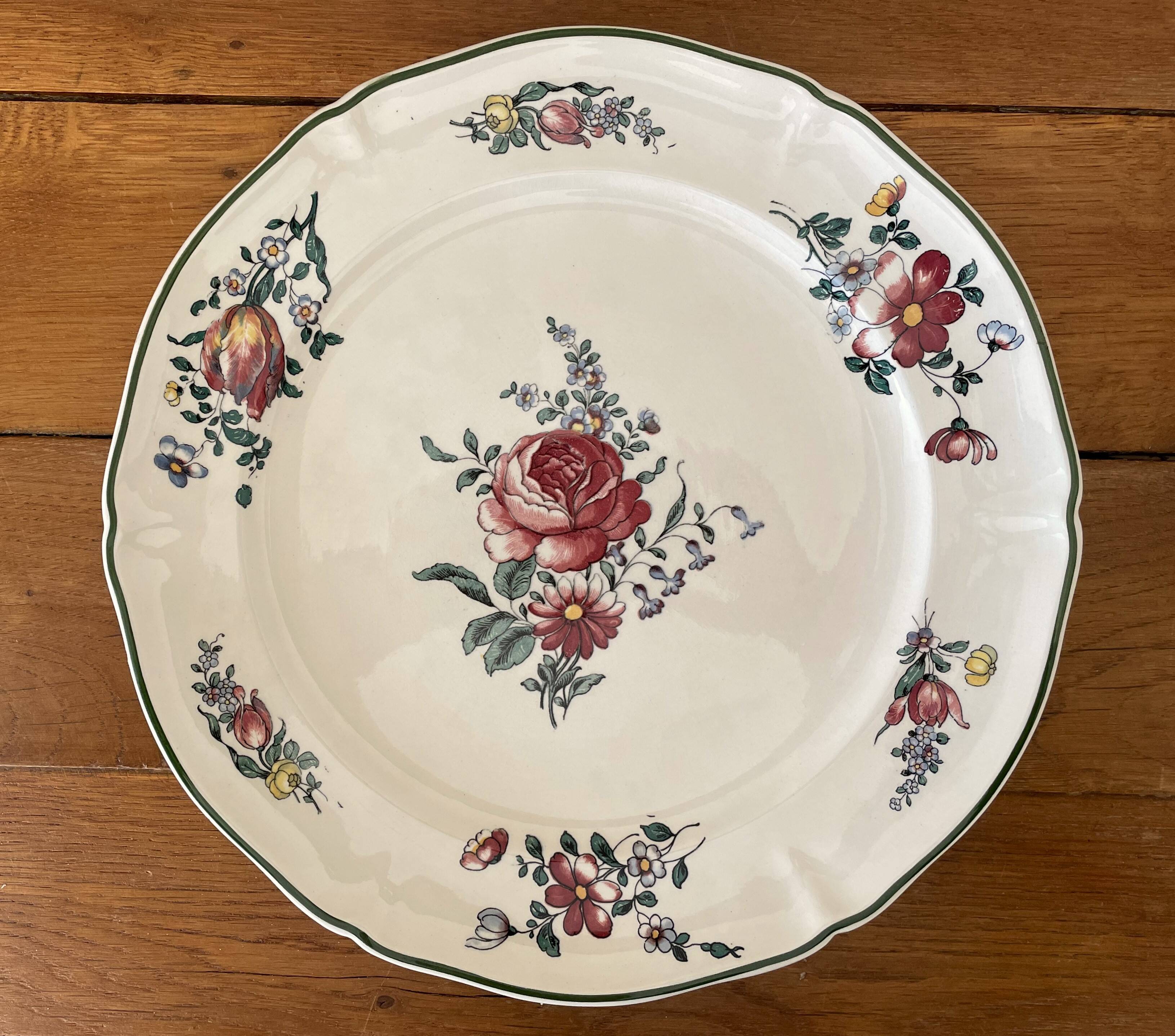 Grand plat de service ancien  en faïence de Villeroy & Boch
