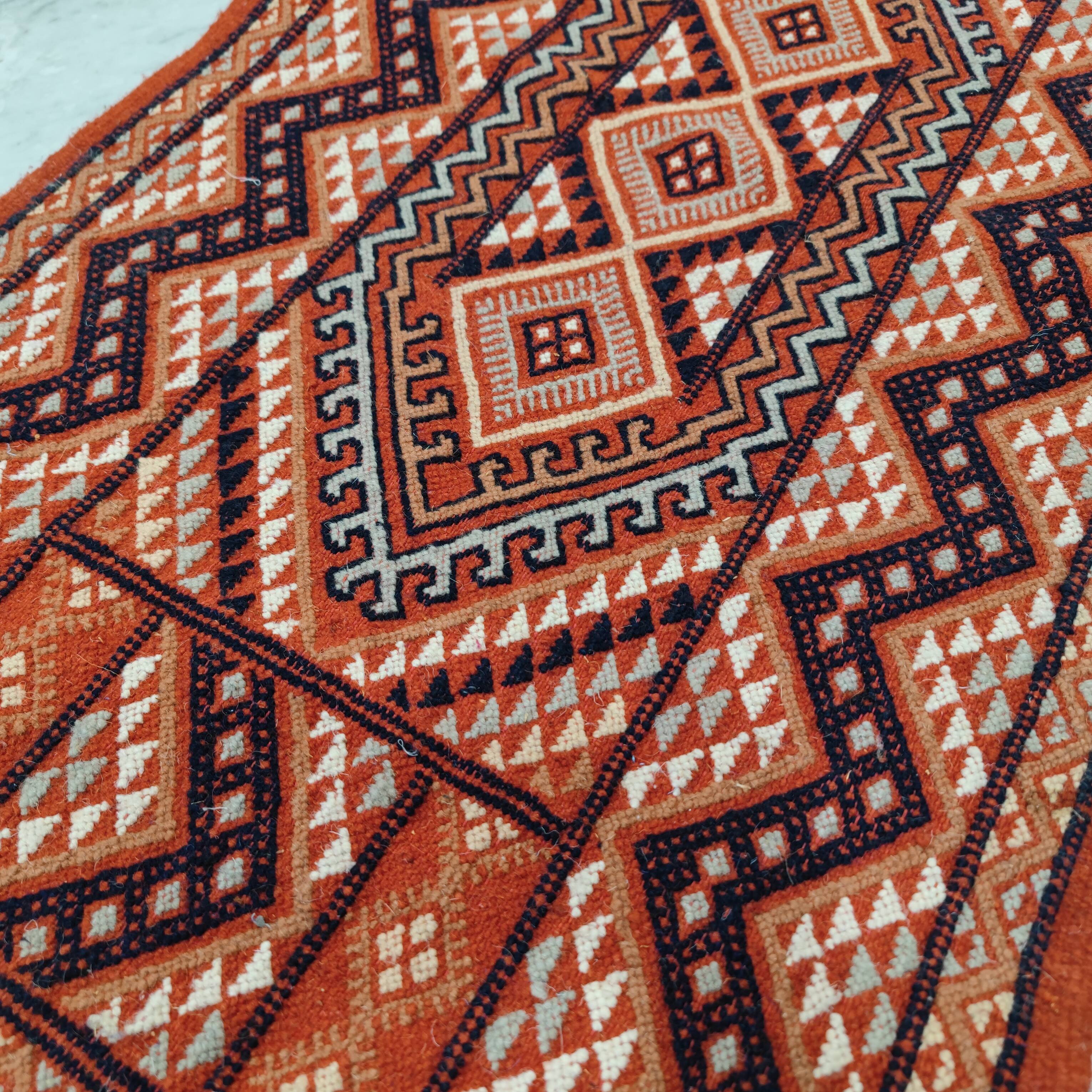 Hand-woven margoum rug in natural wool