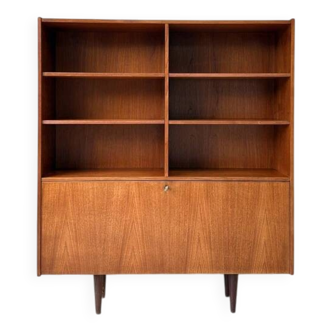 Vintage wooden cabinet / bookcase