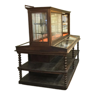 A piece of furniture with showcases