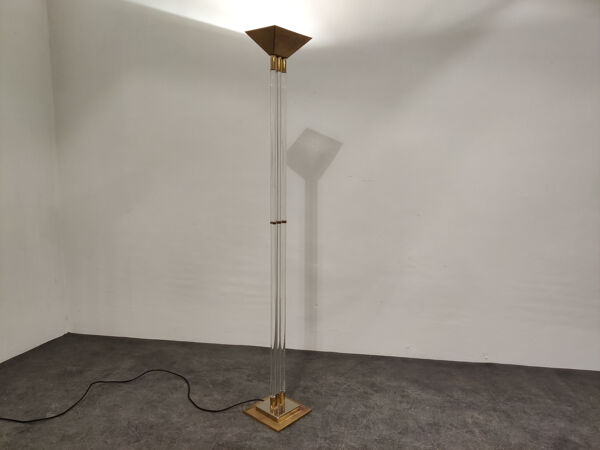 Lampadaire en laiton vintage et lucite, années 1970