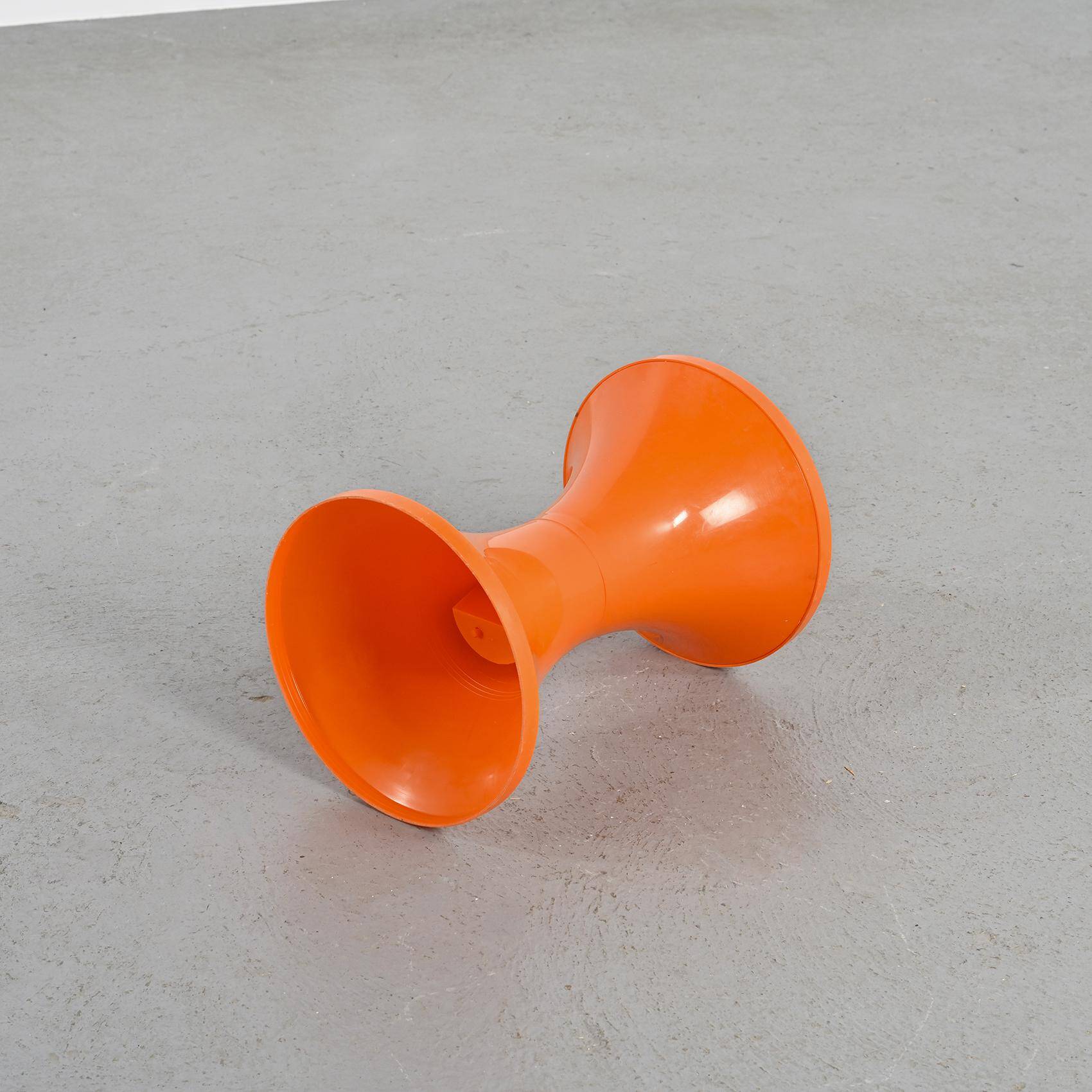 Tabouret Tam Tam orange, années 70