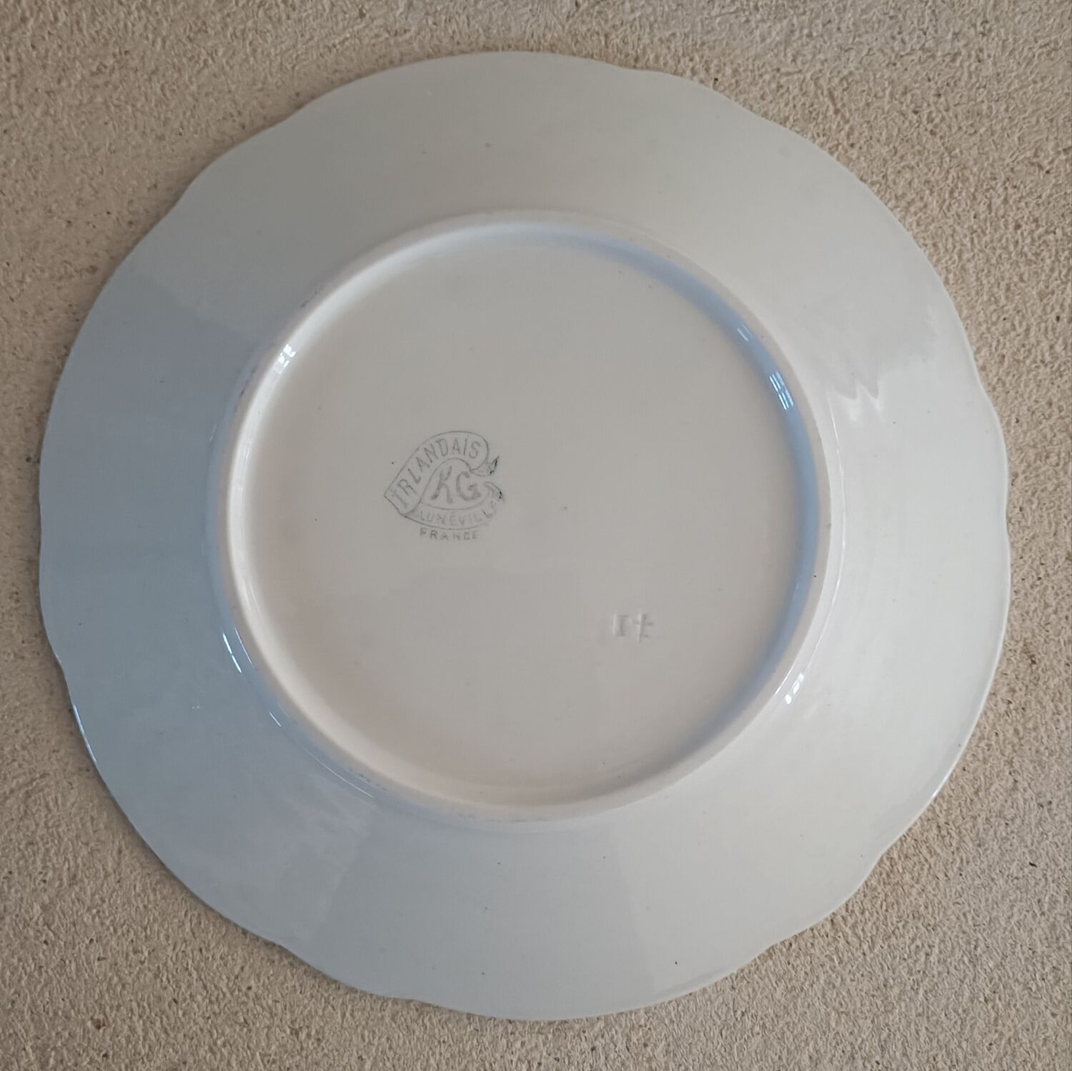 Art Nouveau plate from Lunéville